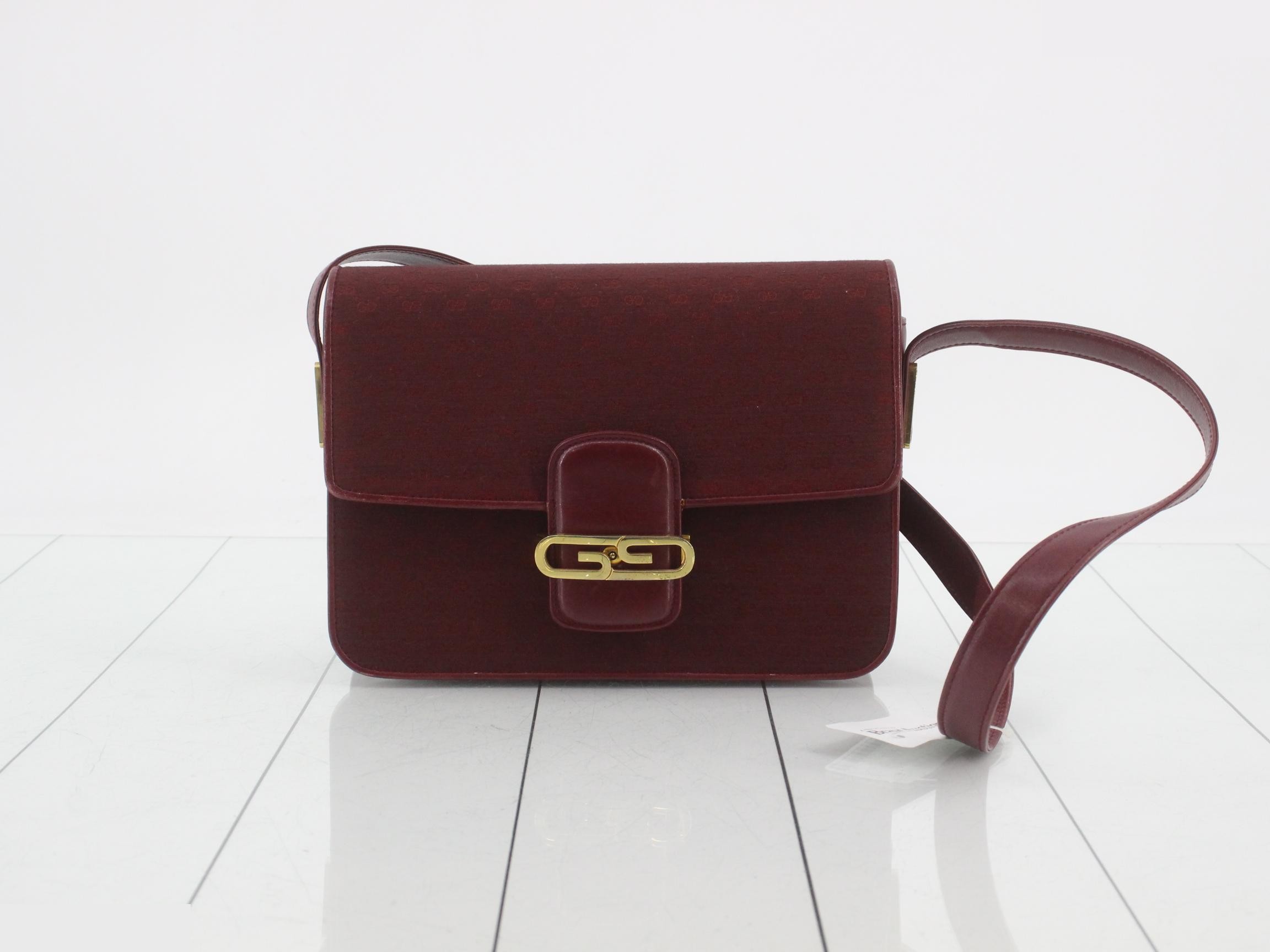 Old Gucci shoulder bag