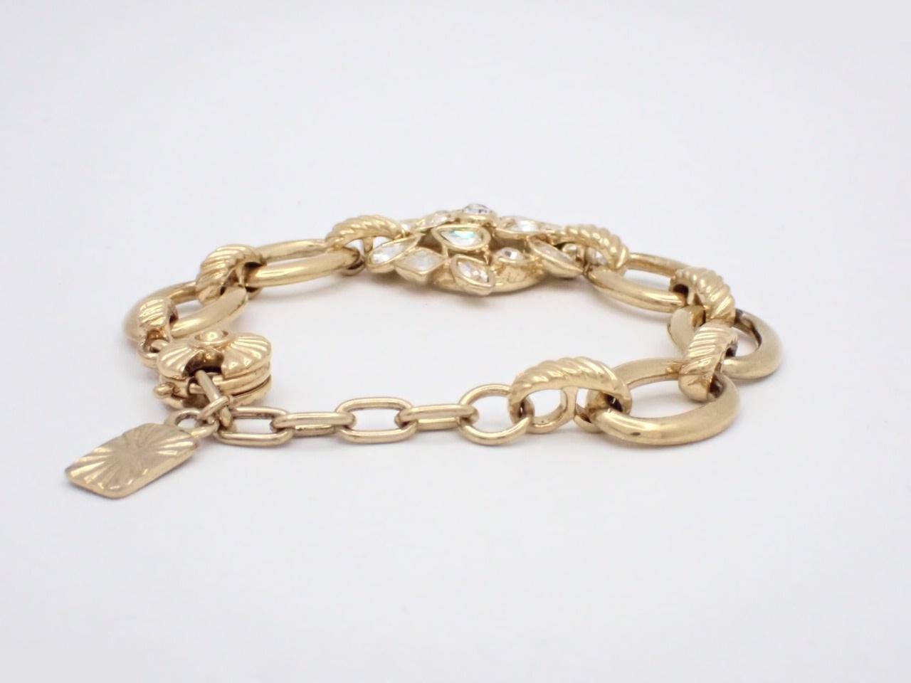 Other lines: Precious metal bracelets and bangles (metal), wrist circumference approximately 19 cm. — view 2