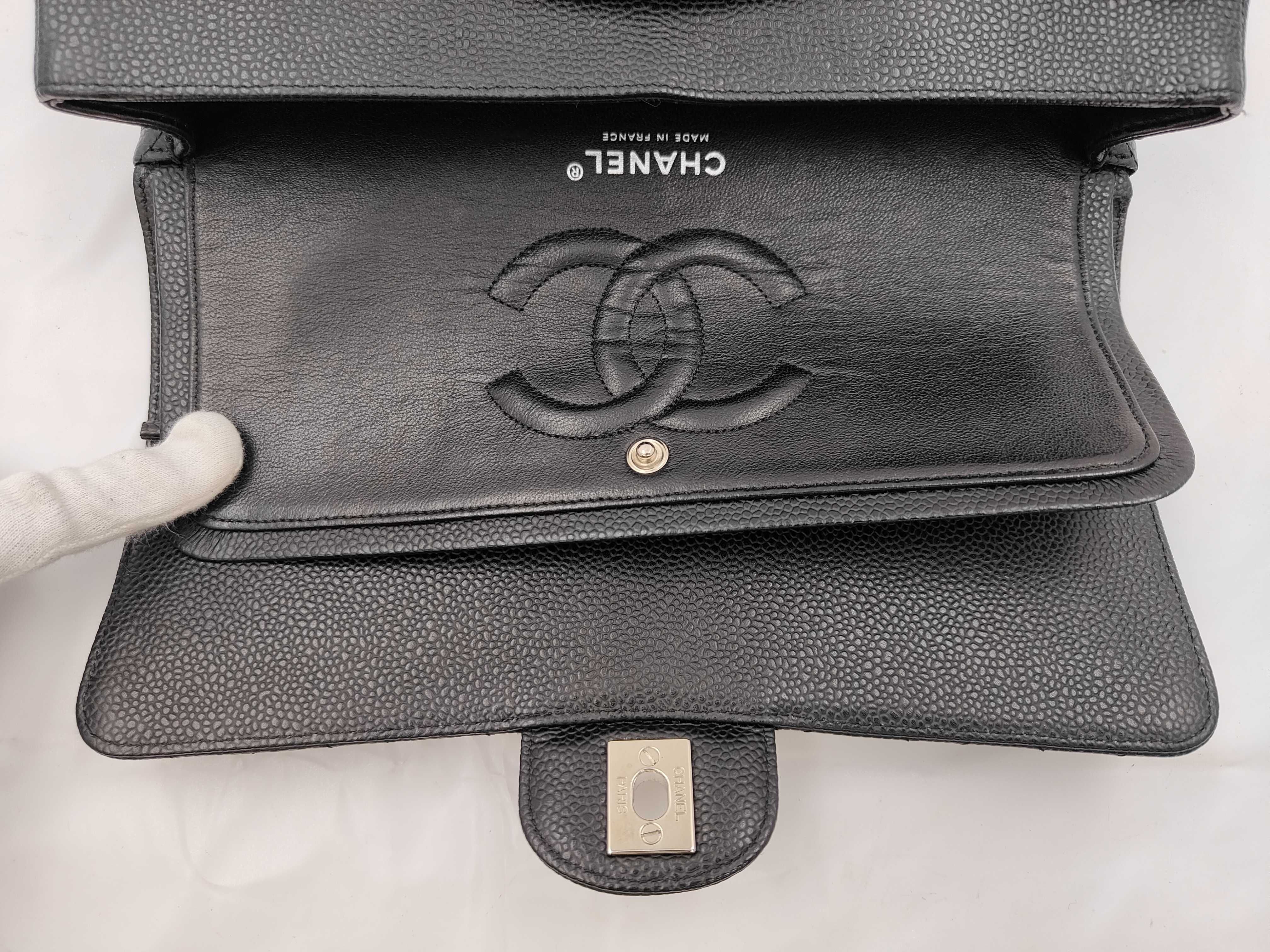 Matelassé 25 Caviar Skin Black Shoulder Bag with Silver Hardware (Serial Number 12159713, Series 12) - Includes Card and Seal. — view 8