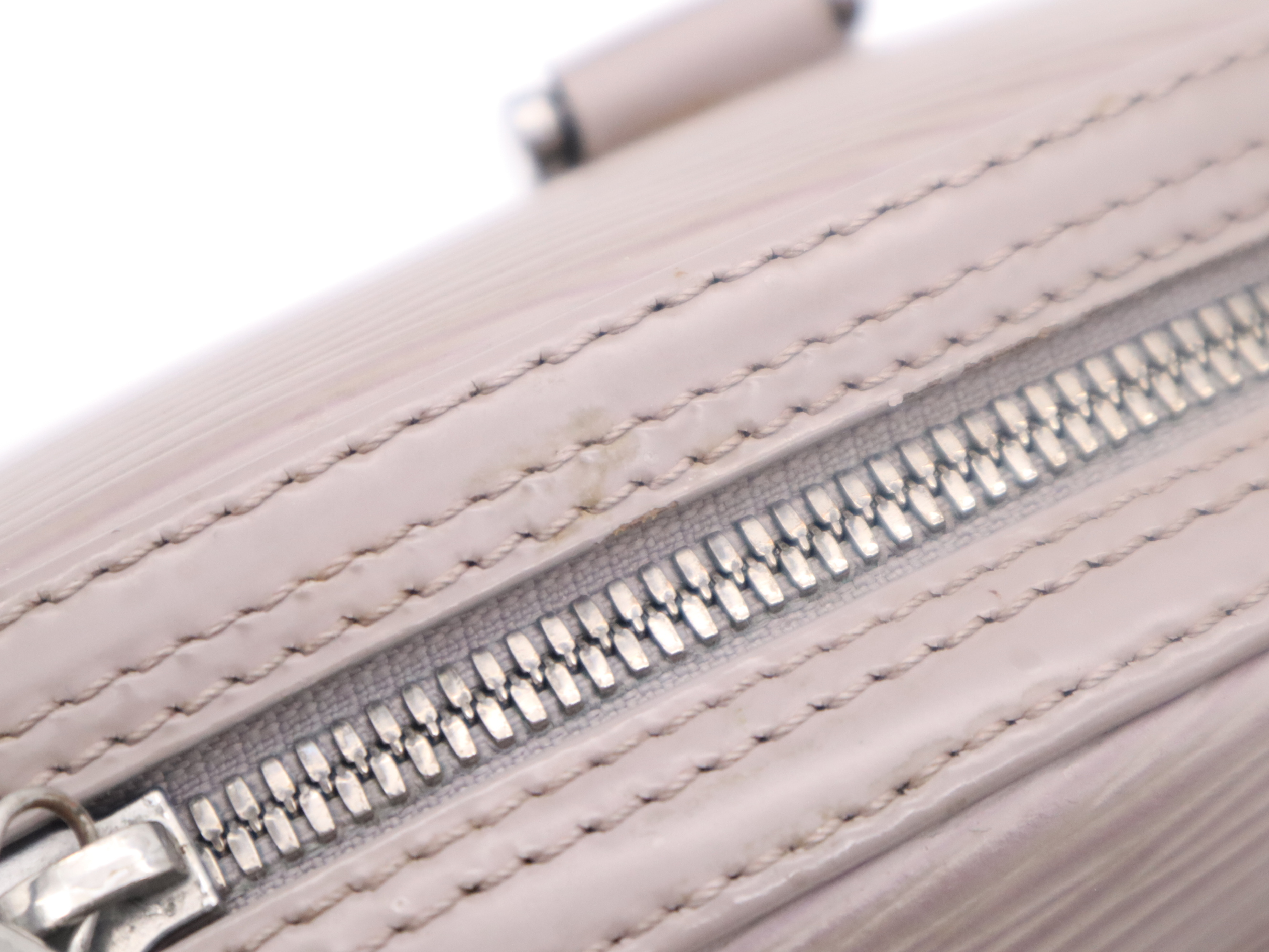 M5208B Epi Jasmine Lilac Handbag — view 10