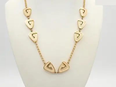 Necklace, chain approximately 78cm