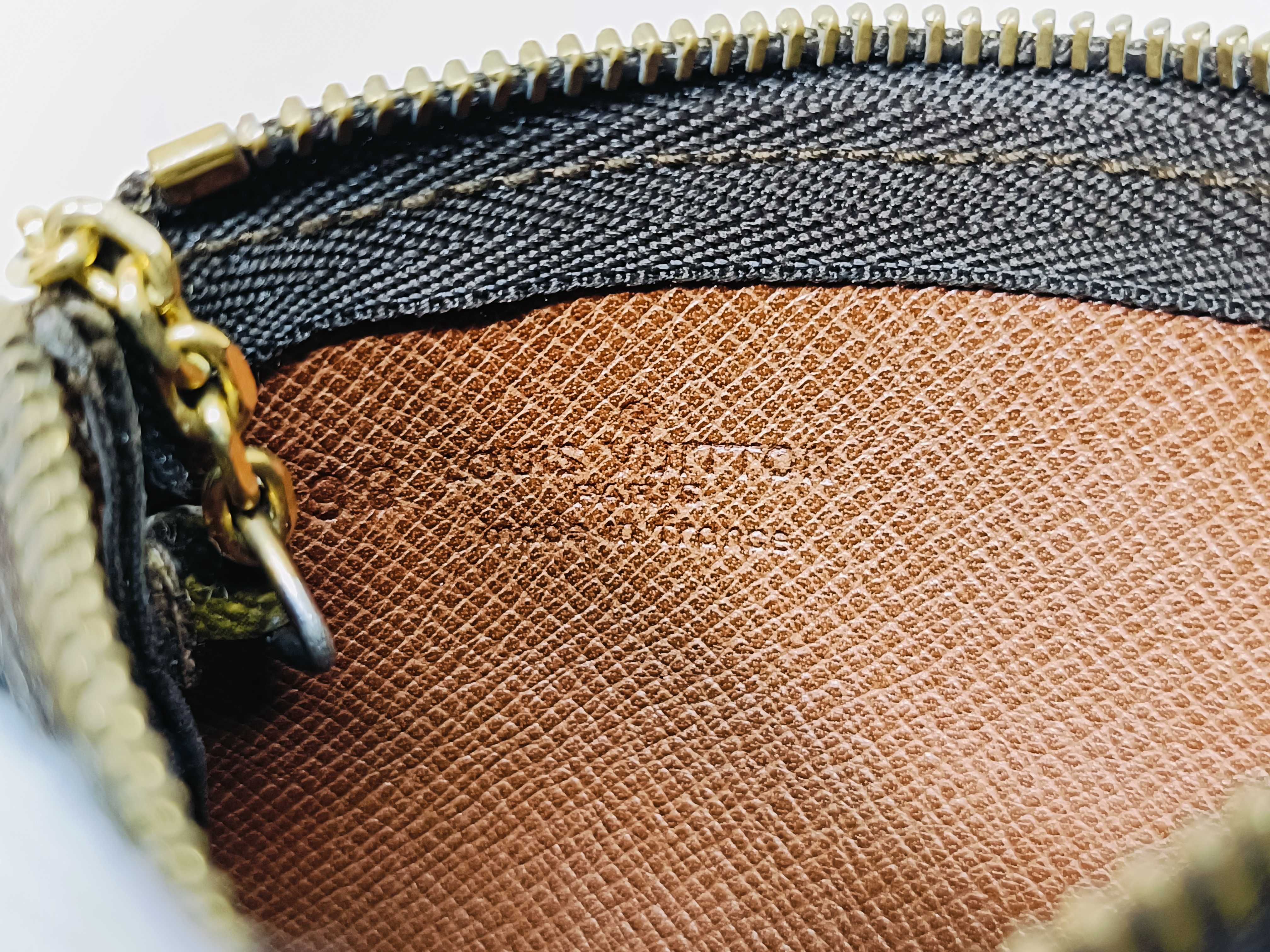 Monogram M62650 Pochette Clé Coin Case — view 12
