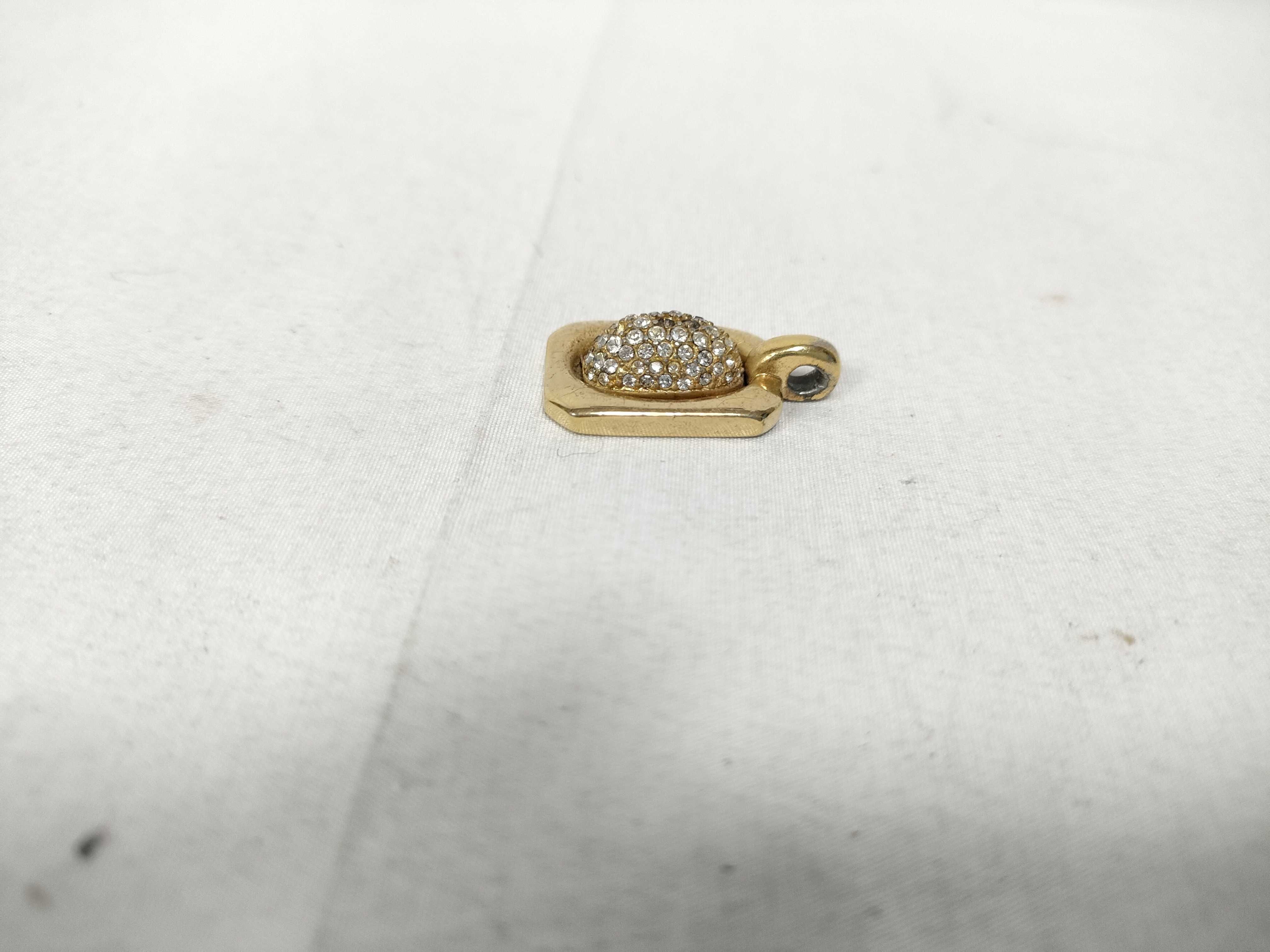 pendant top — view 5