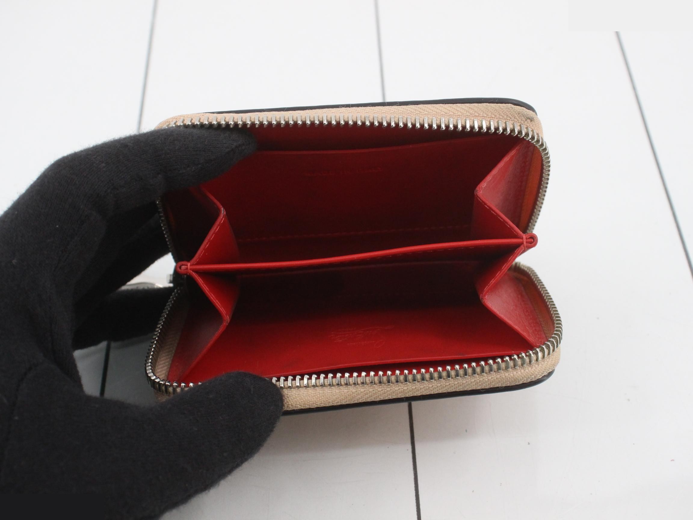 Other lines: Bags and Wallets — view 4