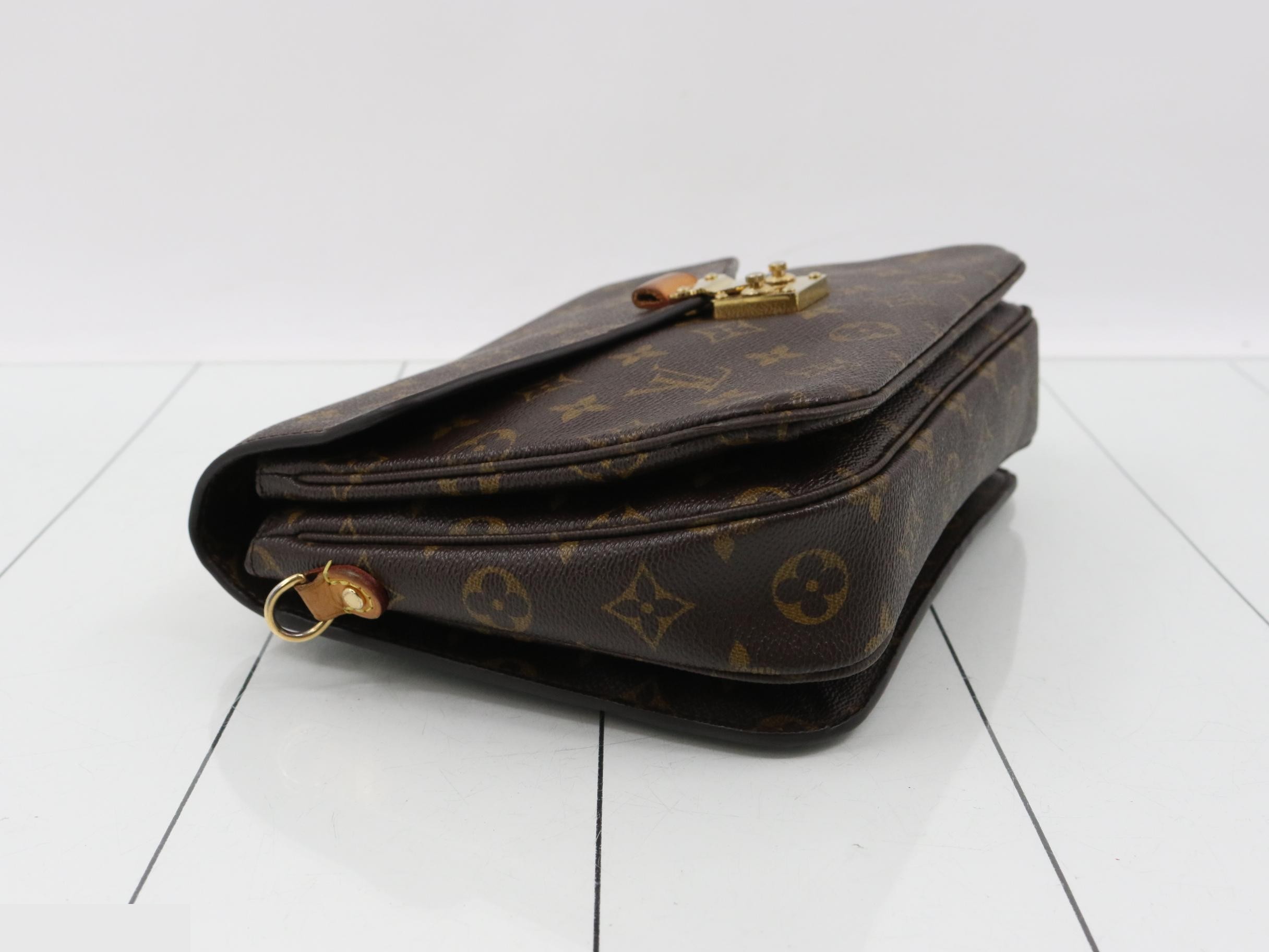 handbag — view 5