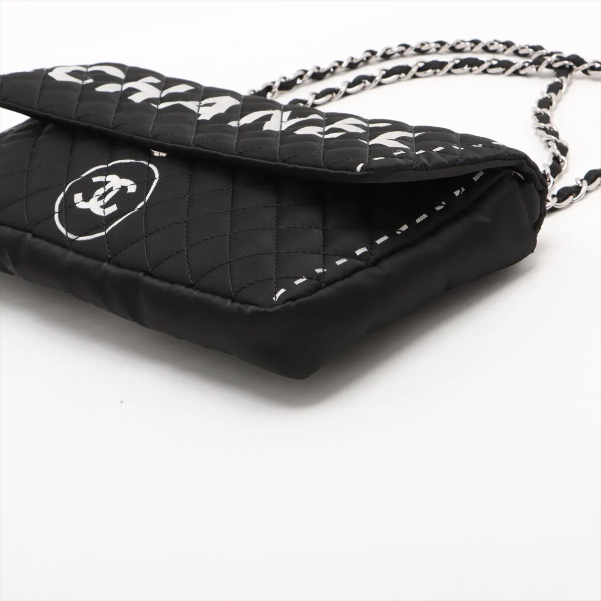 [Individually wrapped] Chanel Matelasse Nylon Single Flap Double Chain Bag Black Silver Hardware 11996989 No. 11 — view 3