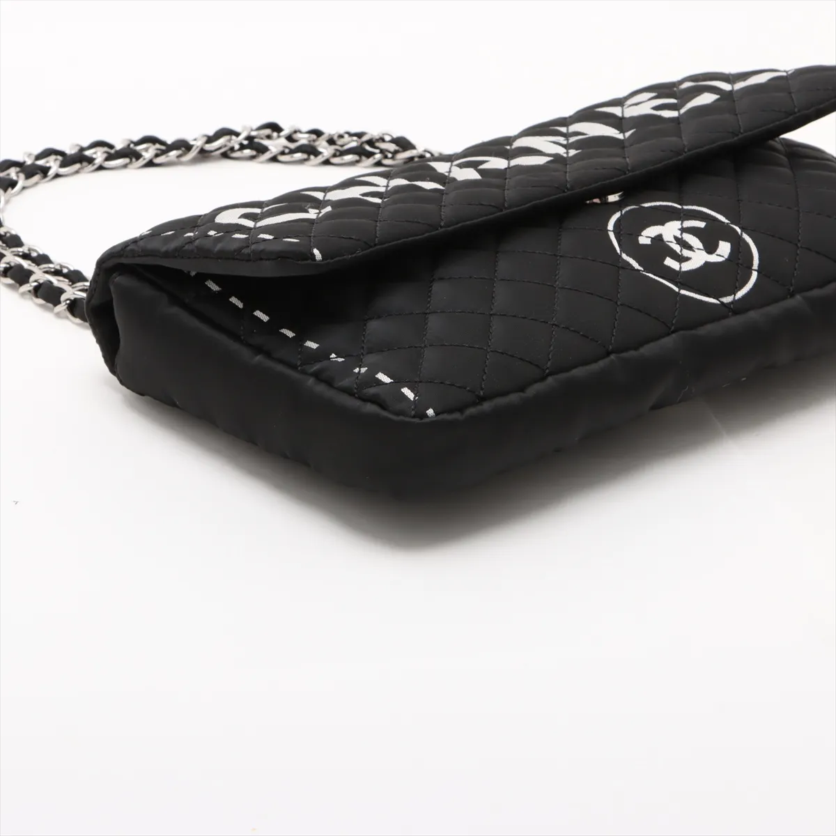 [Individually wrapped] Chanel Matelasse Nylon Single Flap Double Chain Bag Black Silver Hardware 11996989 No. 11 — view 4