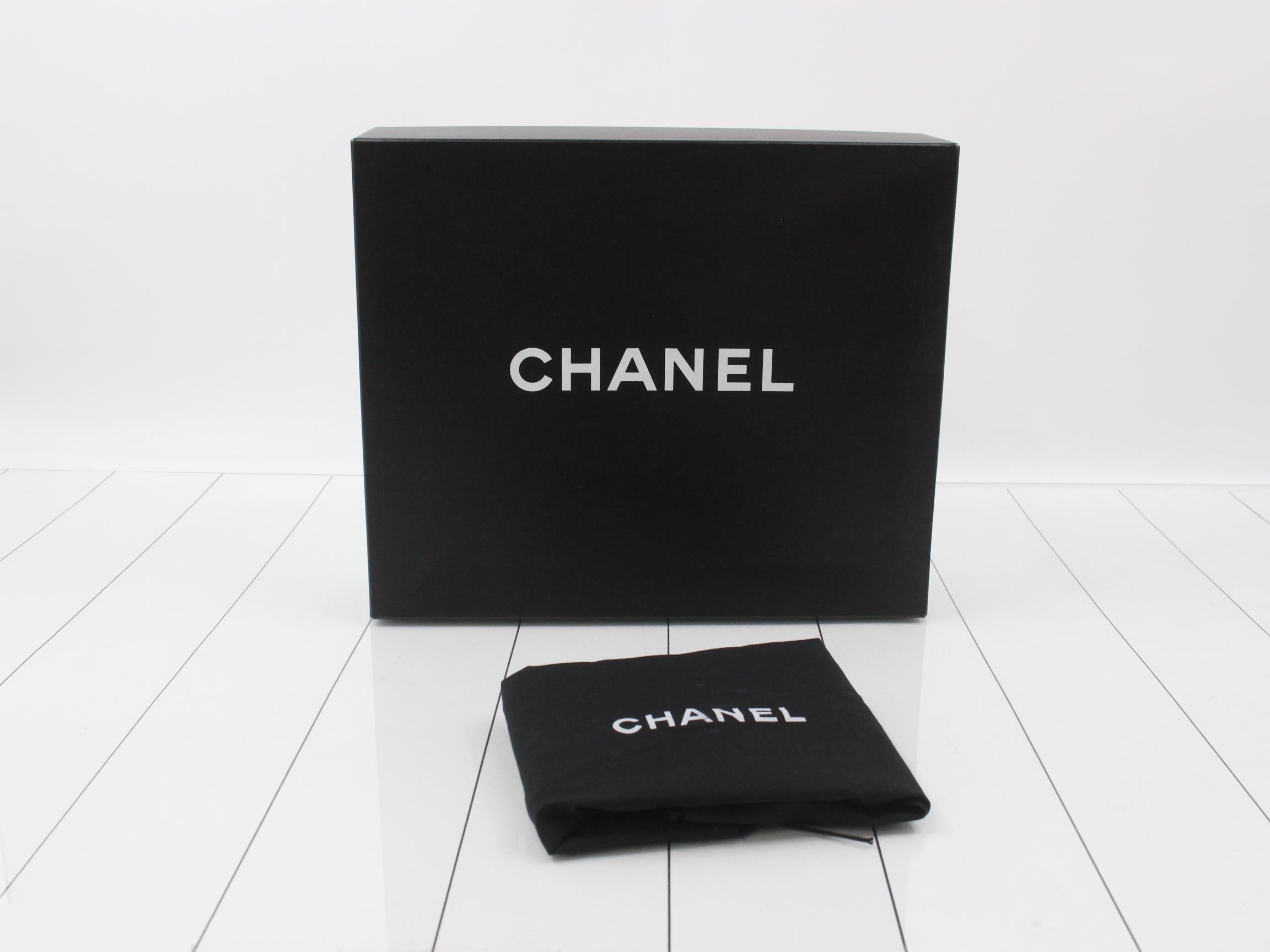 Leather handbag — view 7