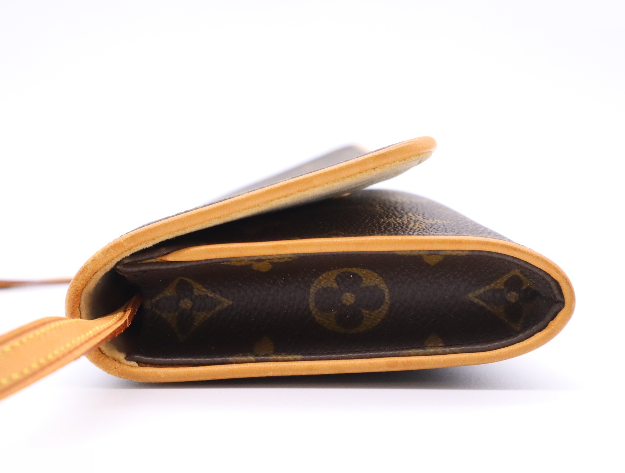 Pochette Twin GM with shoulder strap — view 3