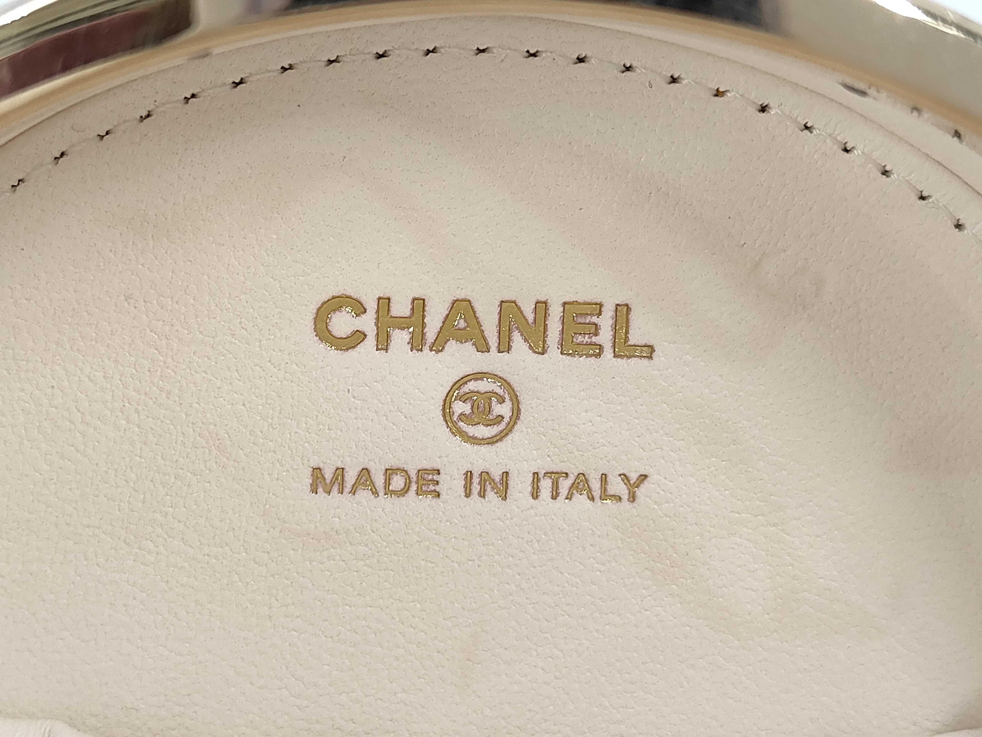 (Sale Item) Shoulder Bag — view 9