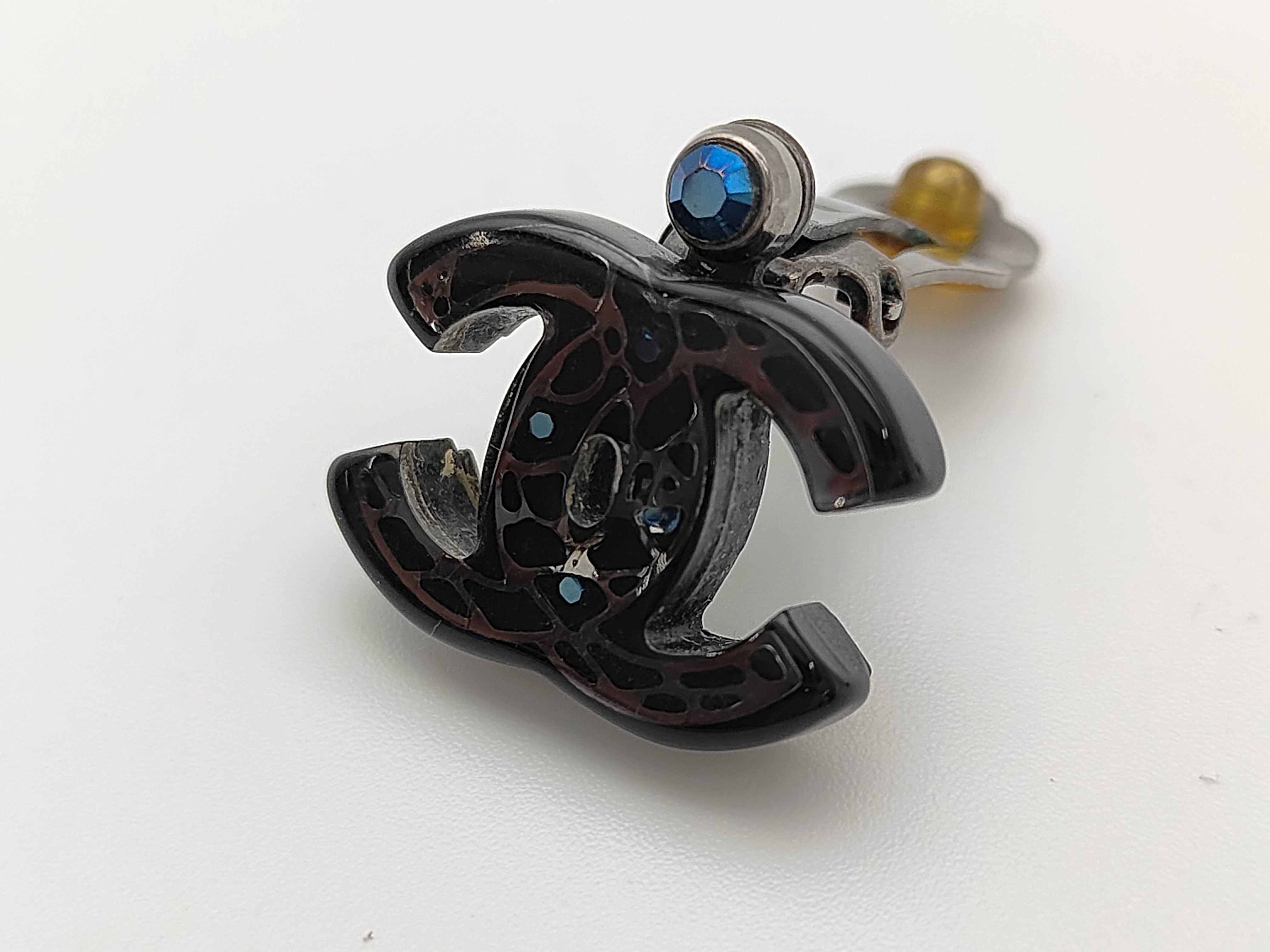 Earrings — view 8