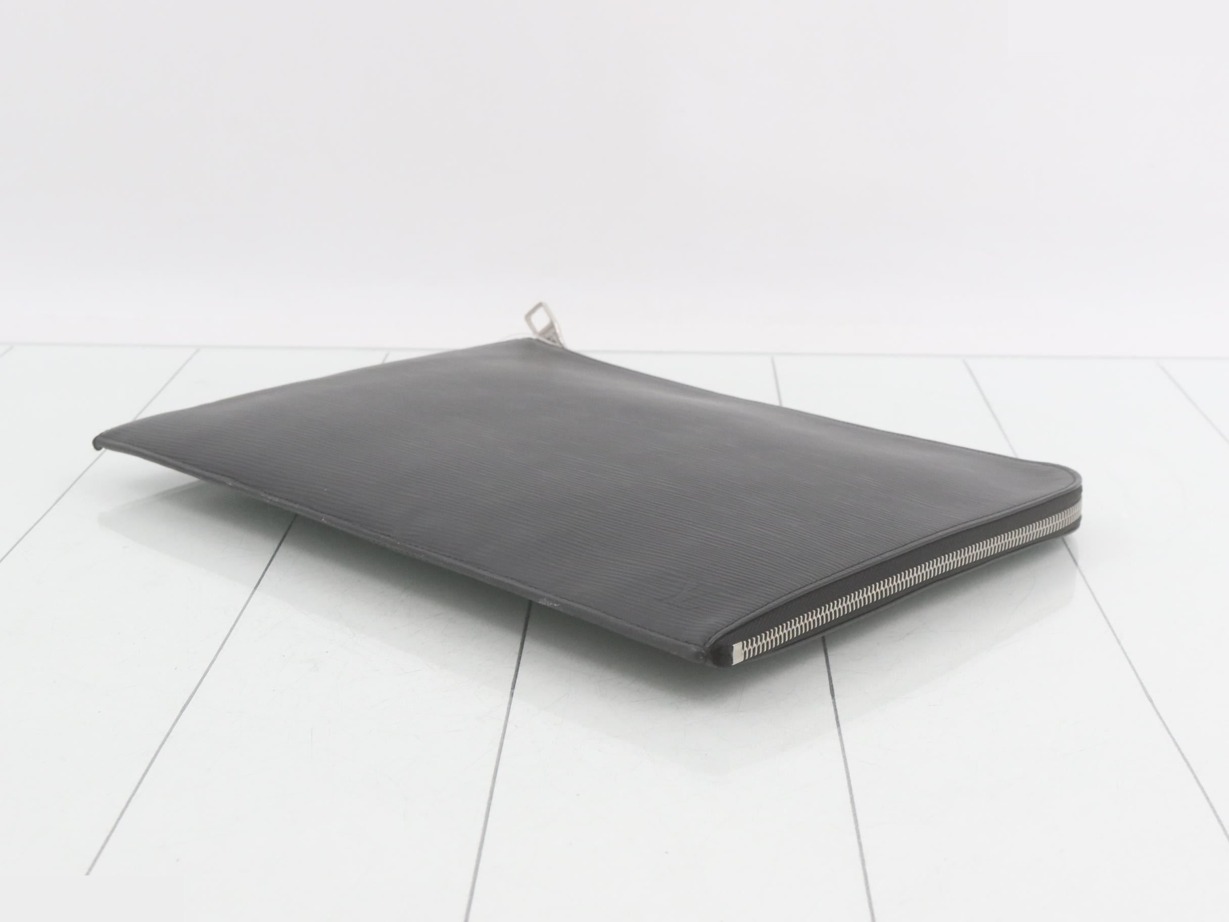Epi Pochette Jour GM Noir — view 6