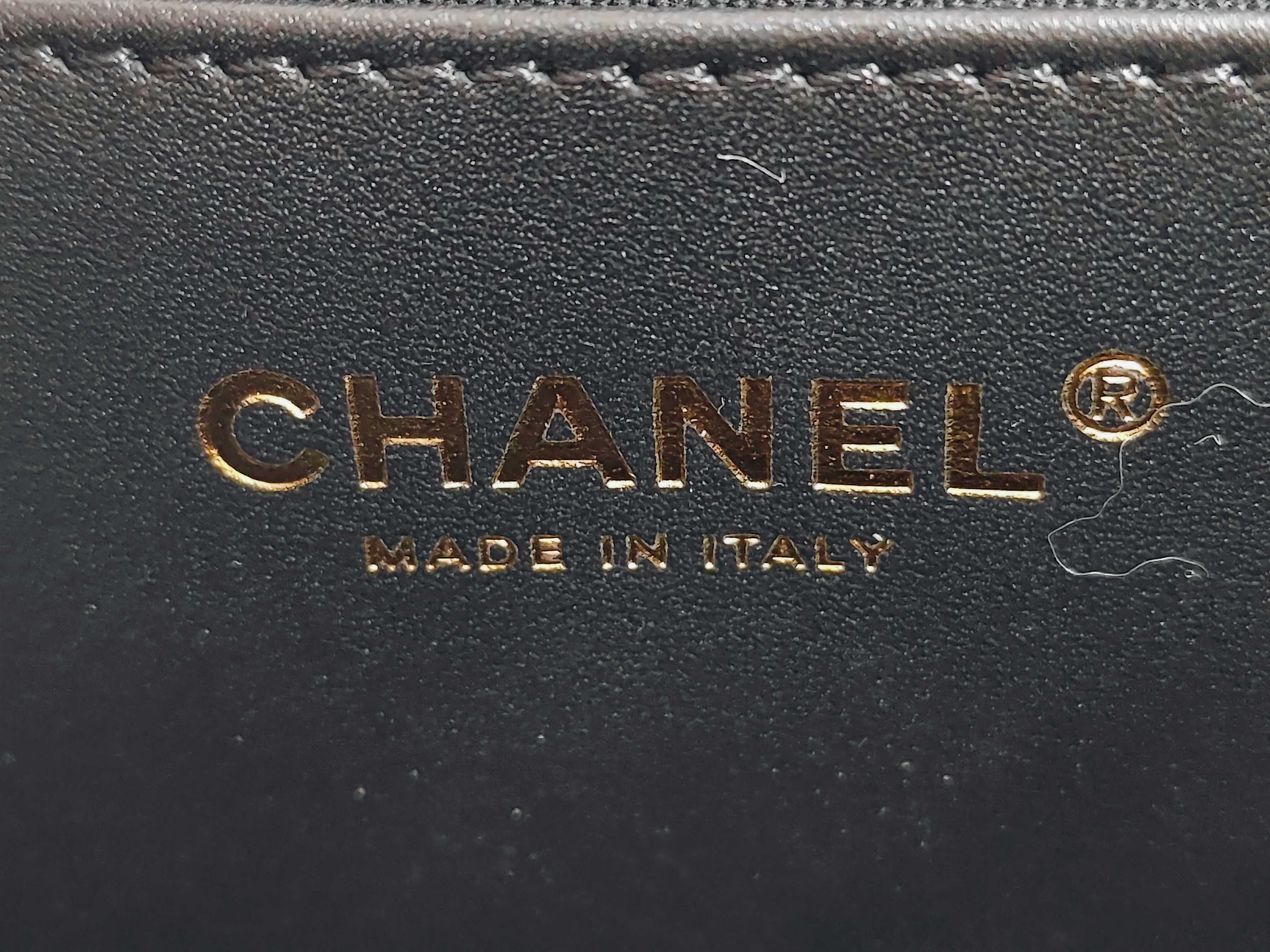 Channel Nuqu Shoulder Bag — view 11