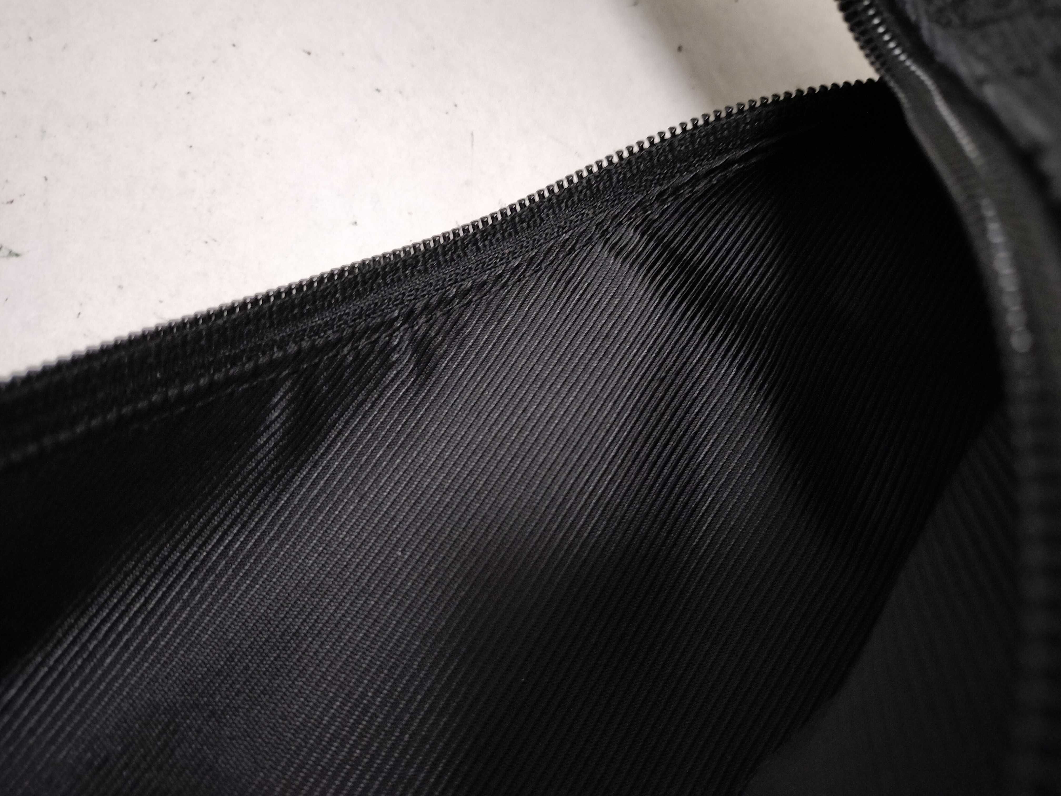 GG Canvas One-Shoulder Bag (Black) — view 14