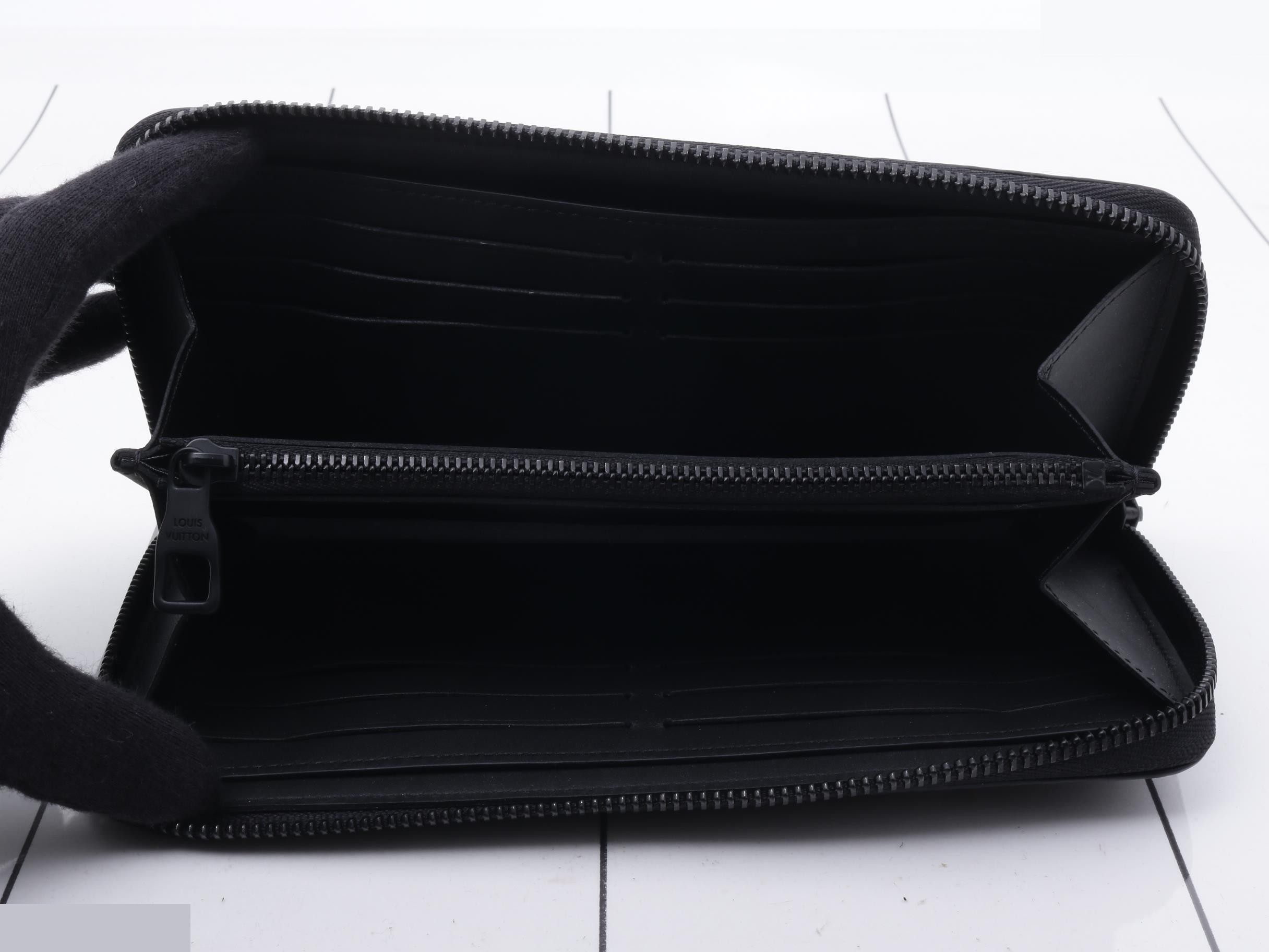 Taurillon Zippy Wallet Horizontal Round Zipper Long Wallet — view 4