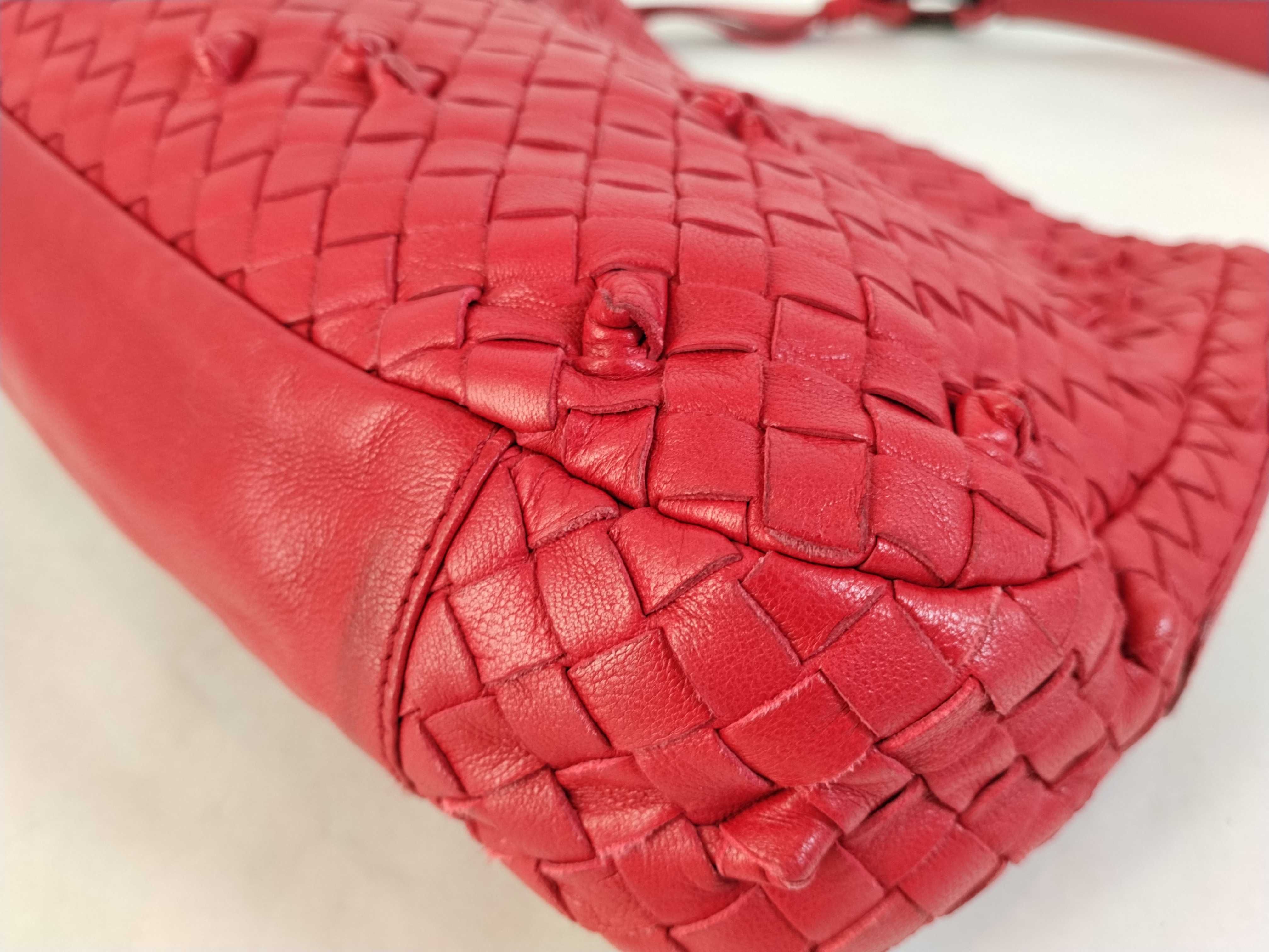 Intrecciato Shoulder Bag (Red) — view 7
