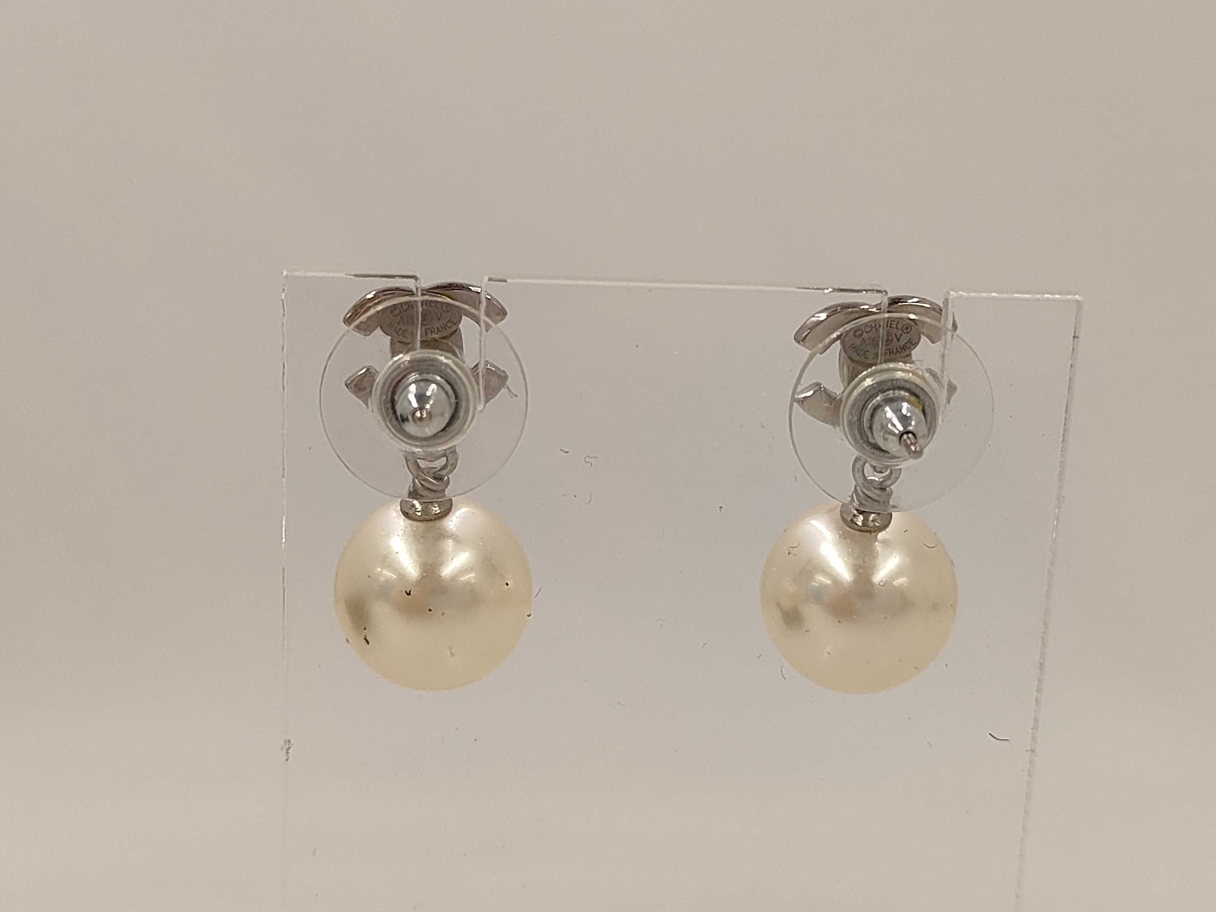 A16V (2016) / Silver color / Rhinestone CC + Faux Pearl Drop Earrings (tsu18416) Earrings — view 2