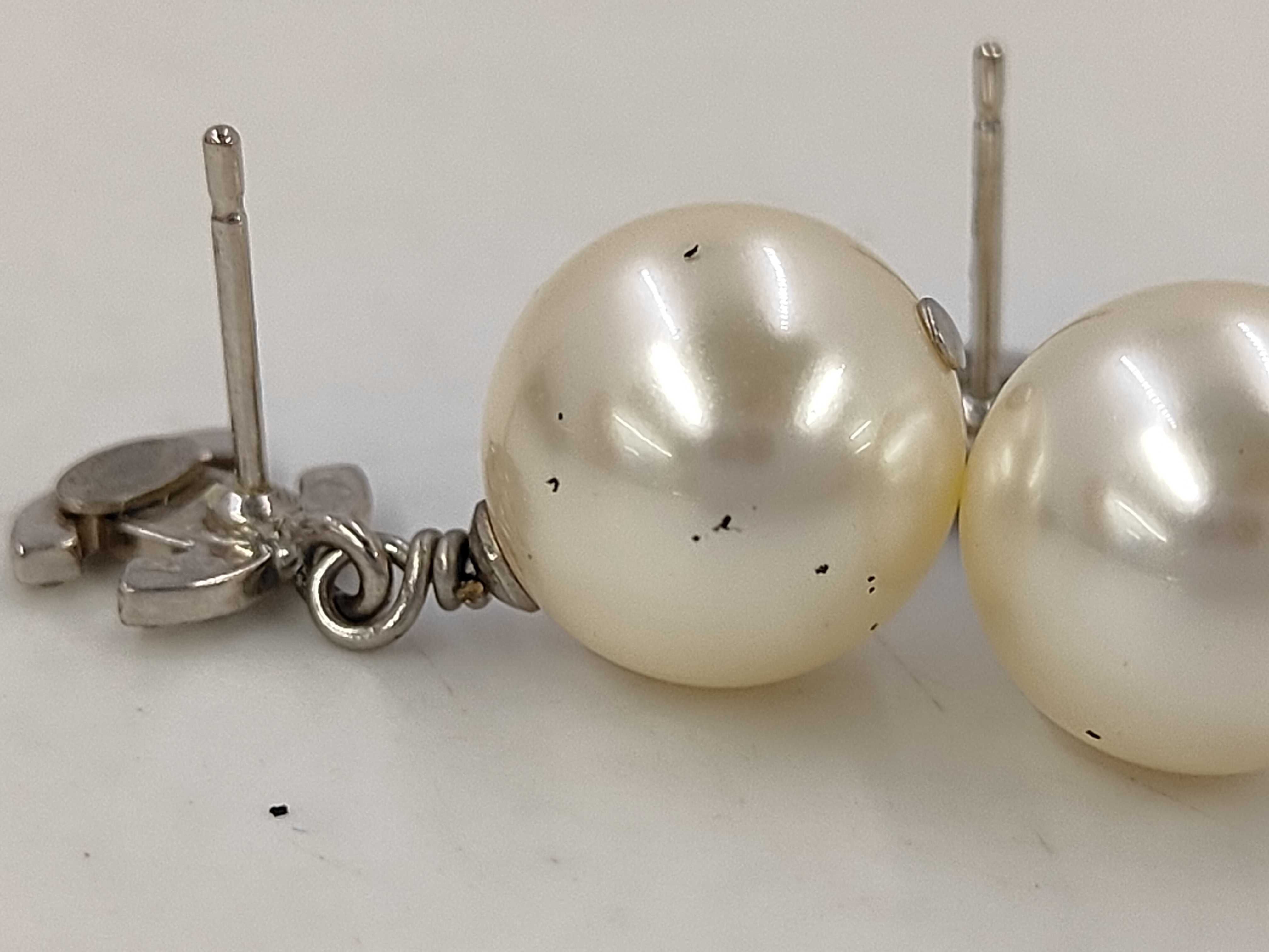 A16V (2016) / Silver color / Rhinestone CC + Faux Pearl Drop Earrings (tsu18416) Earrings — view 6