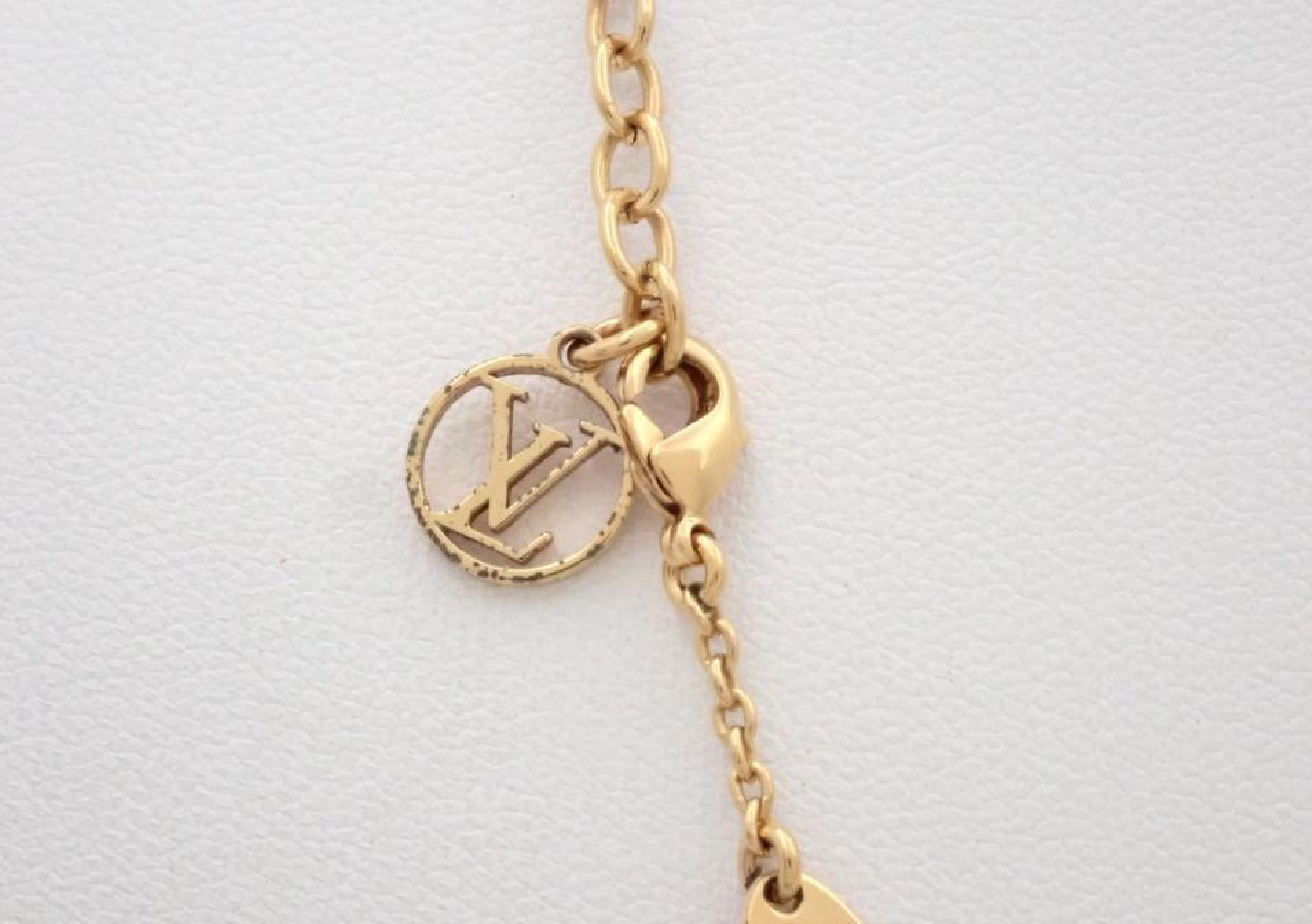 Essential V Necklace — view 3