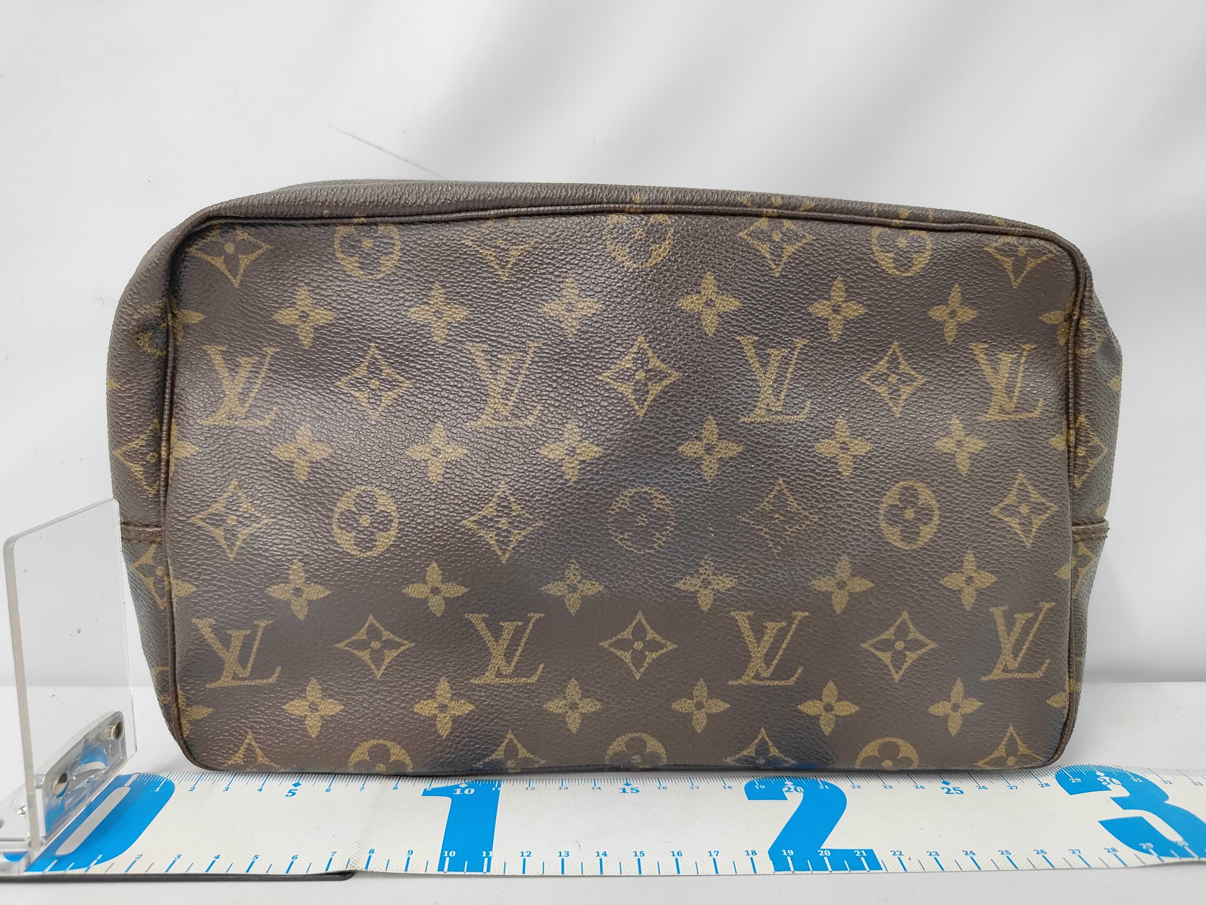 Trousses Toilette 28 Monogram M47522 Pouch — view 2