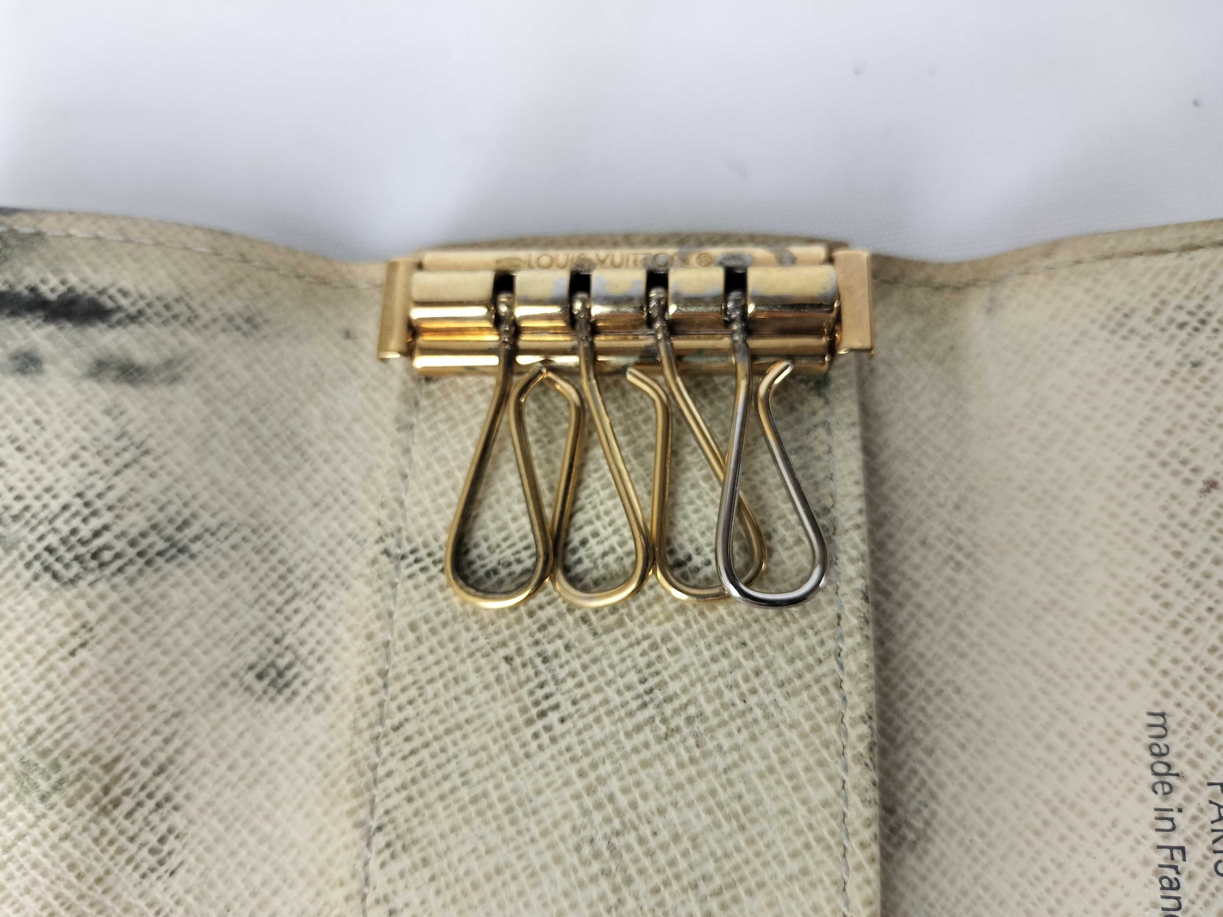 Damier Azur Multicles 4 Key Case — view 9