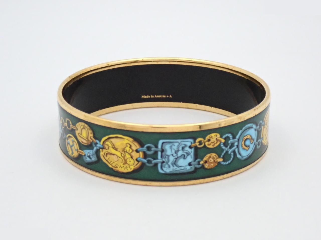 Enamel bangle, wrist circumference approximately 20cm — view 2