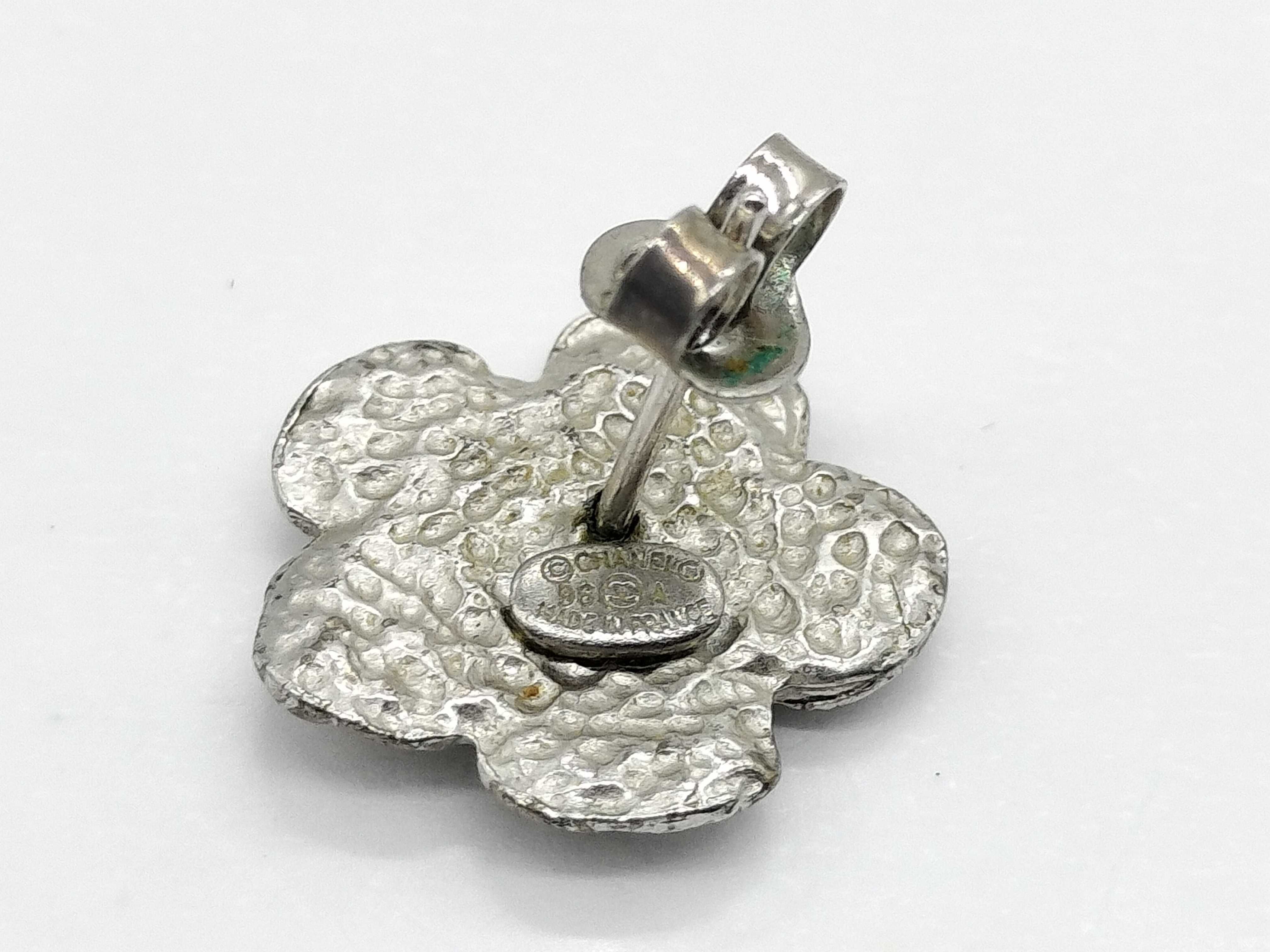 Camellia Earring (Single Earring) Camellia 98A Silver Color Earring — view 3