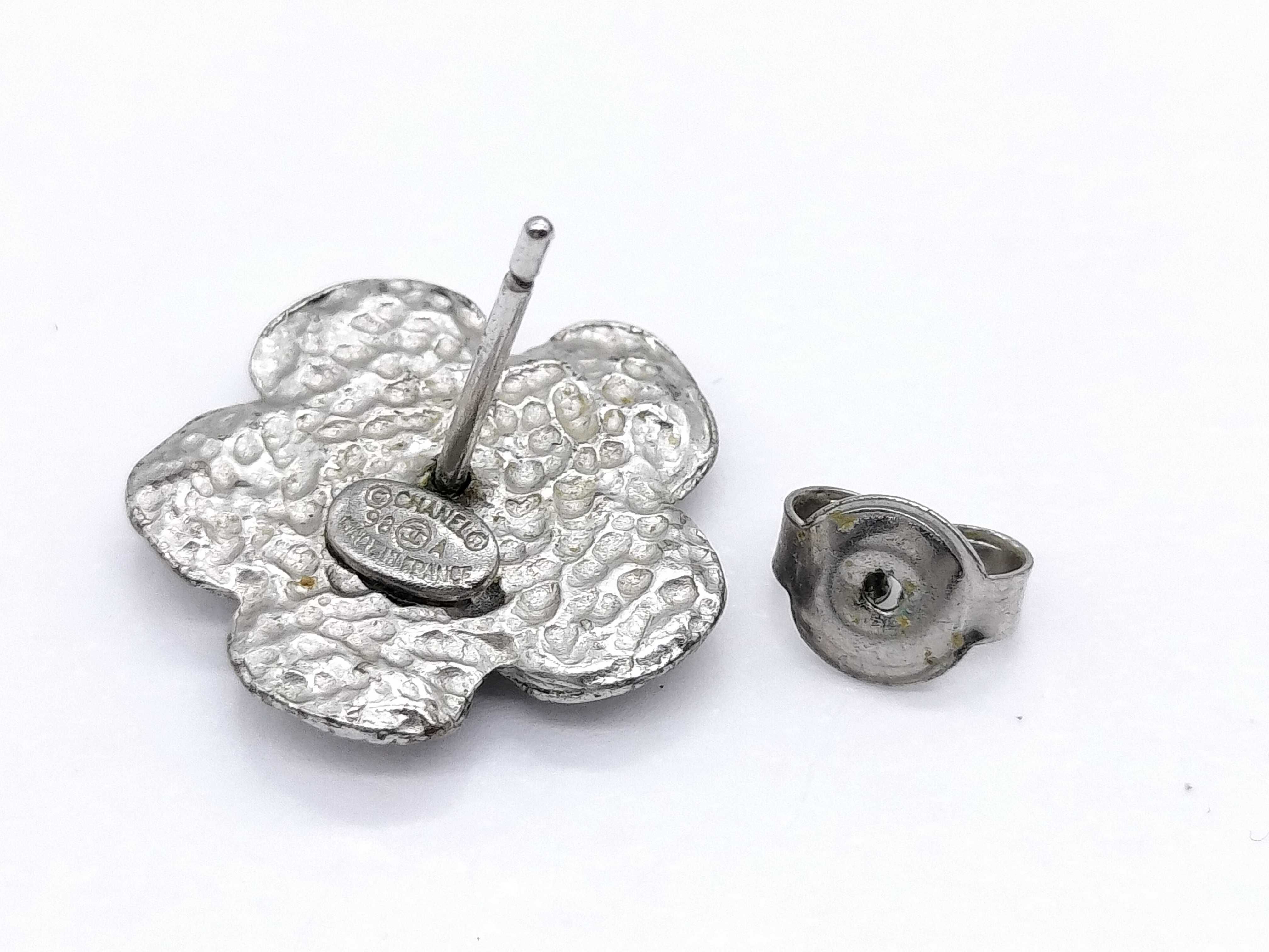 Camellia Earring (Single Earring) Camellia 98A Silver Color Earring — view 5