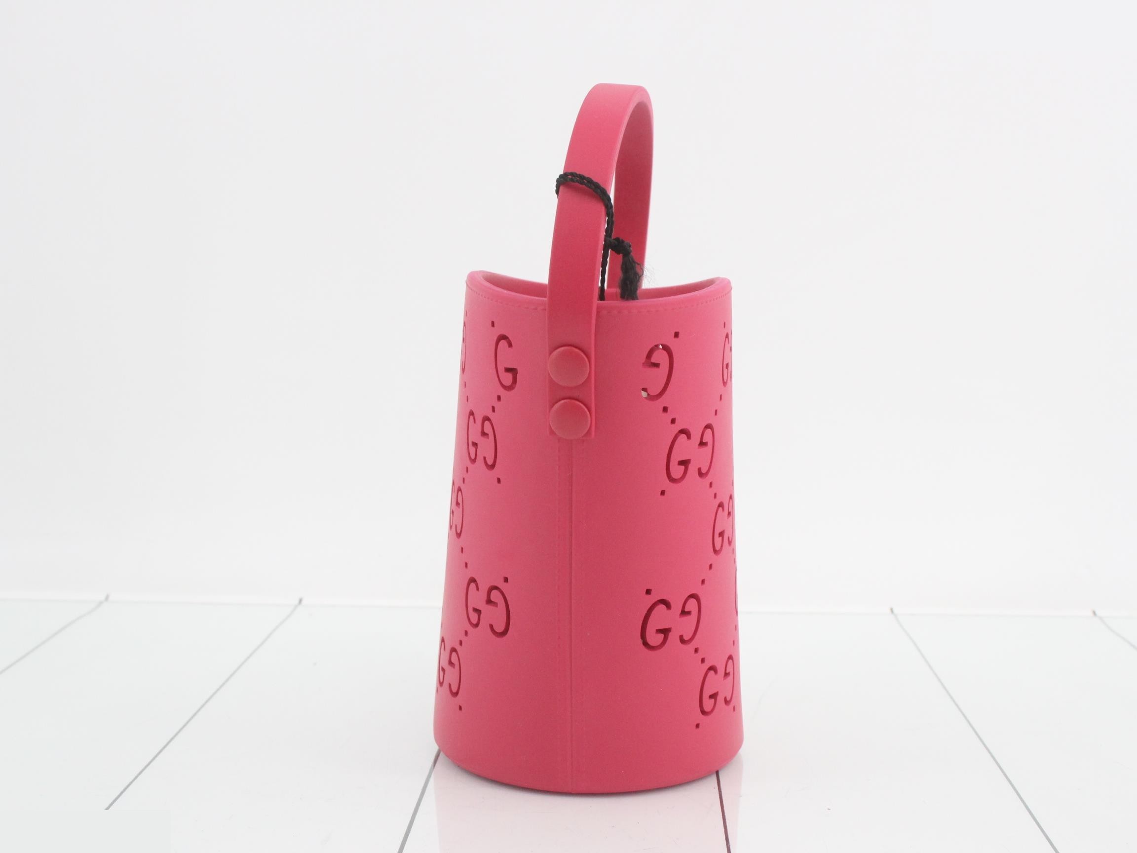 Unused GG rubber bucket — view 3