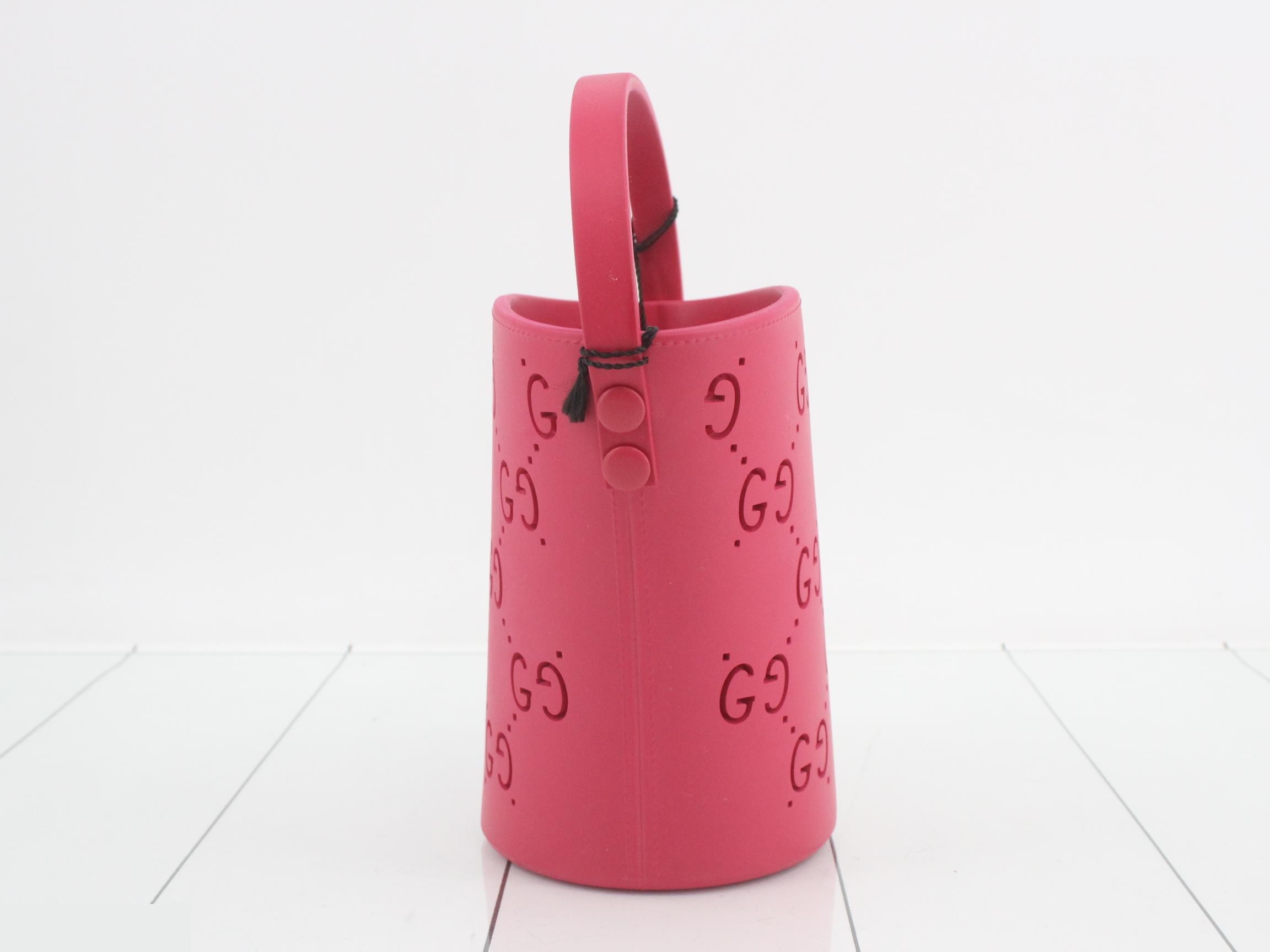 Unused GG rubber bucket — view 4