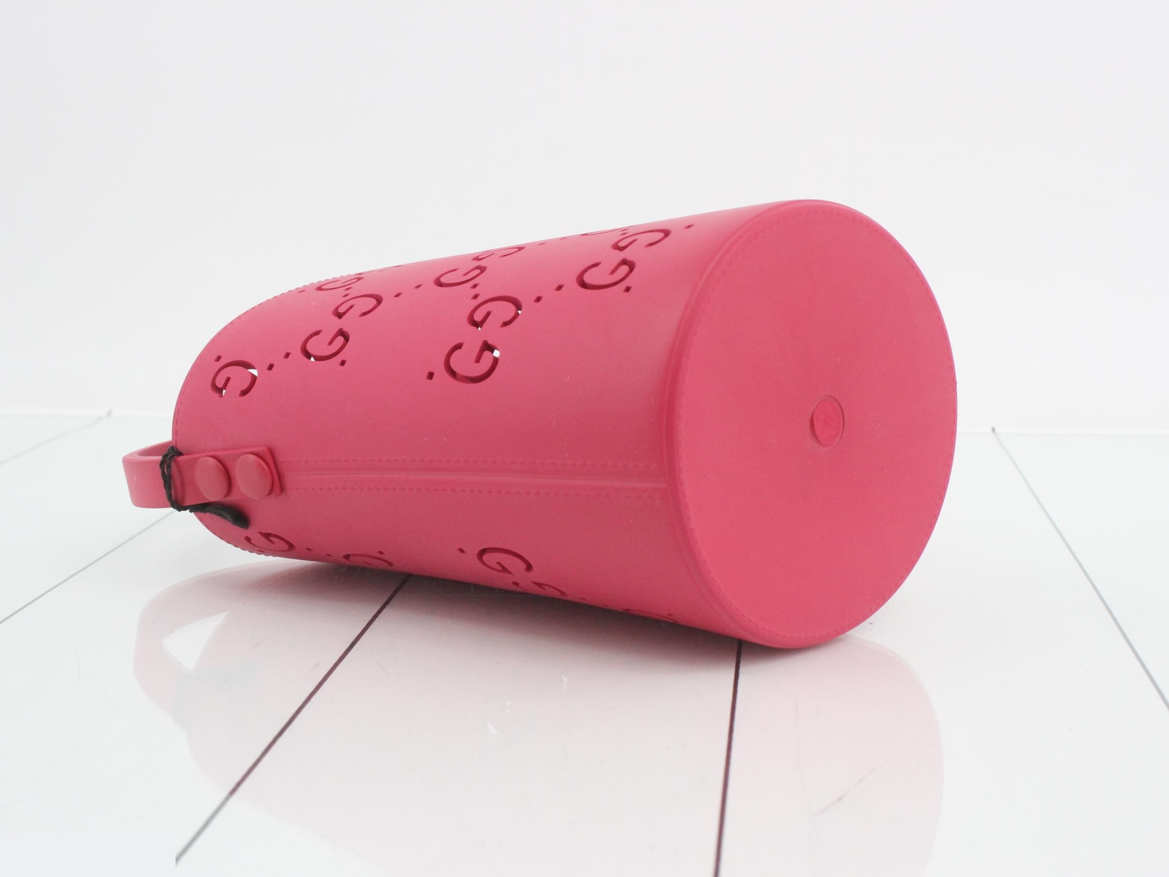 Unused GG rubber bucket — view 5