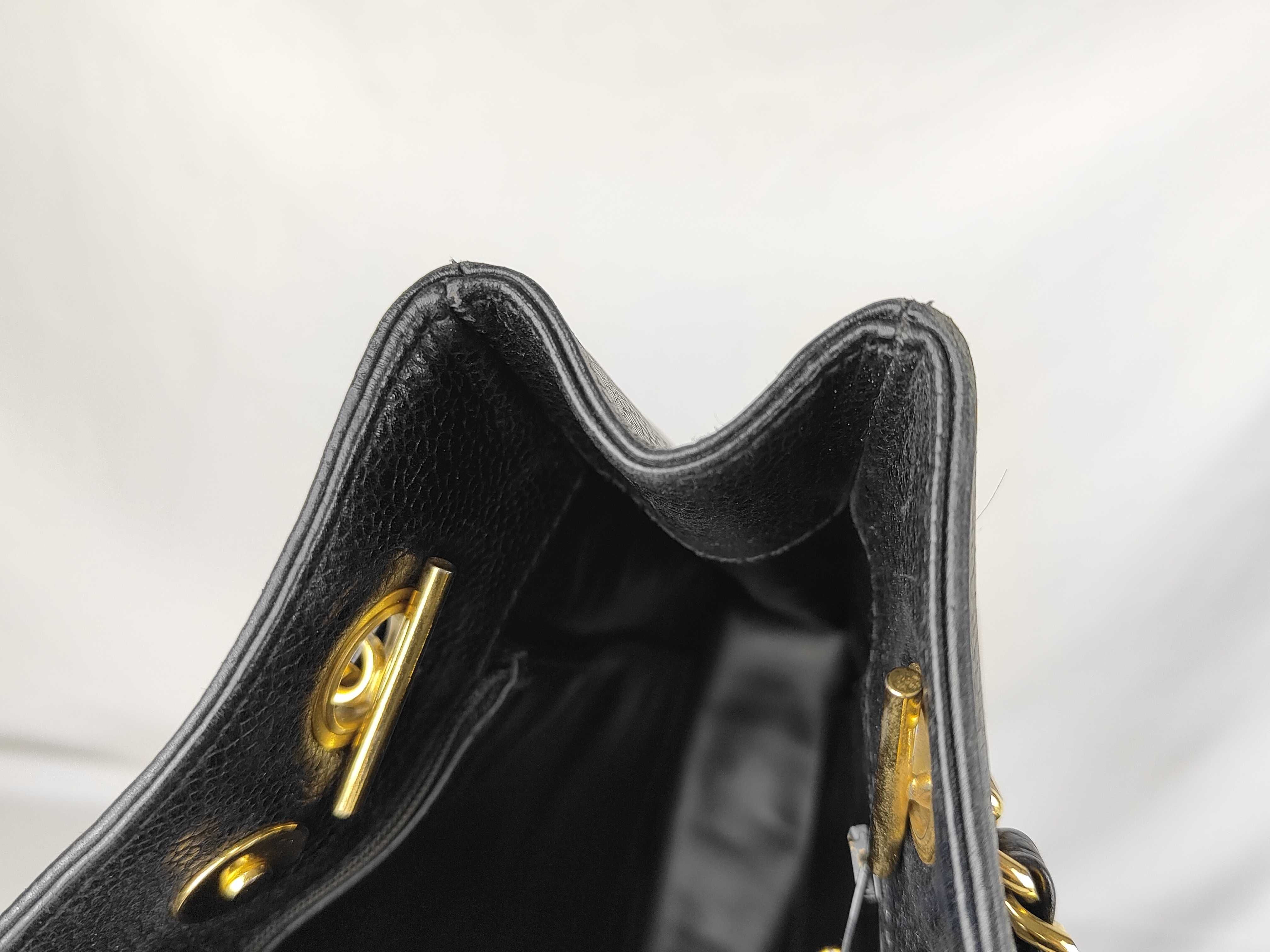 Caviar Skin Chain Tote Bag — view 14