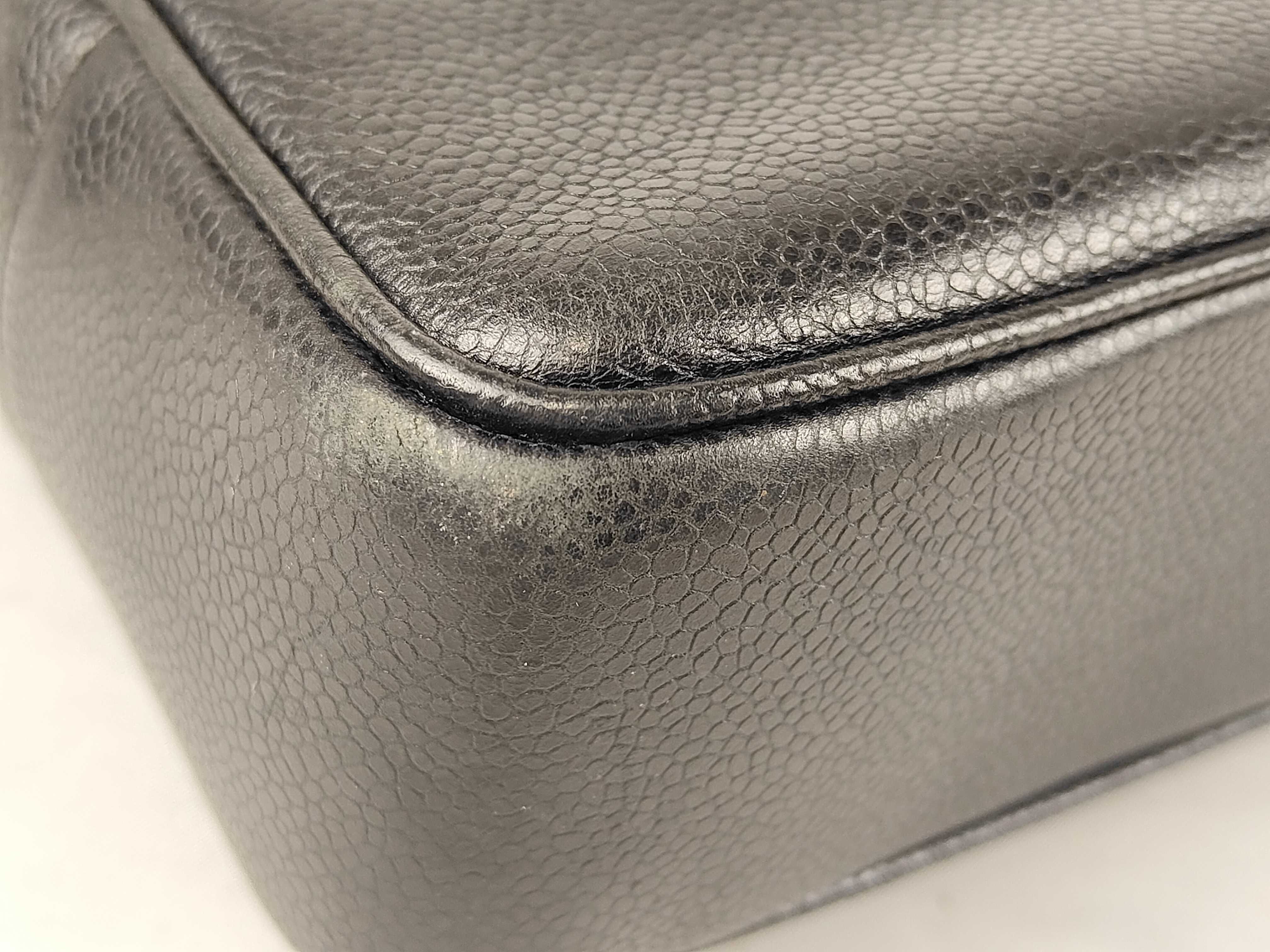 Caviar Skin Chain Tote Bag — view 6