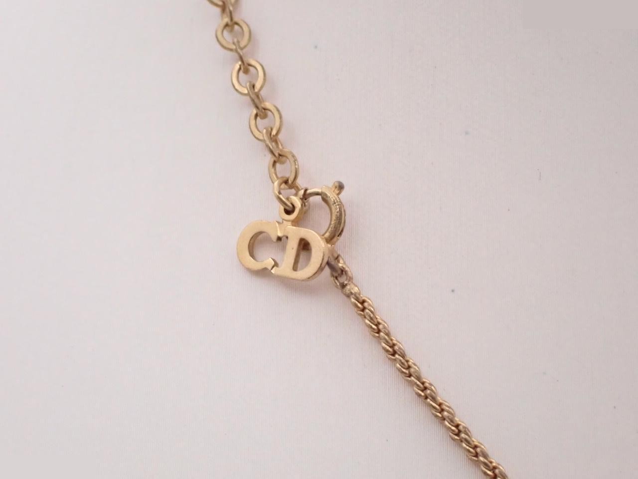 necklace — view 2