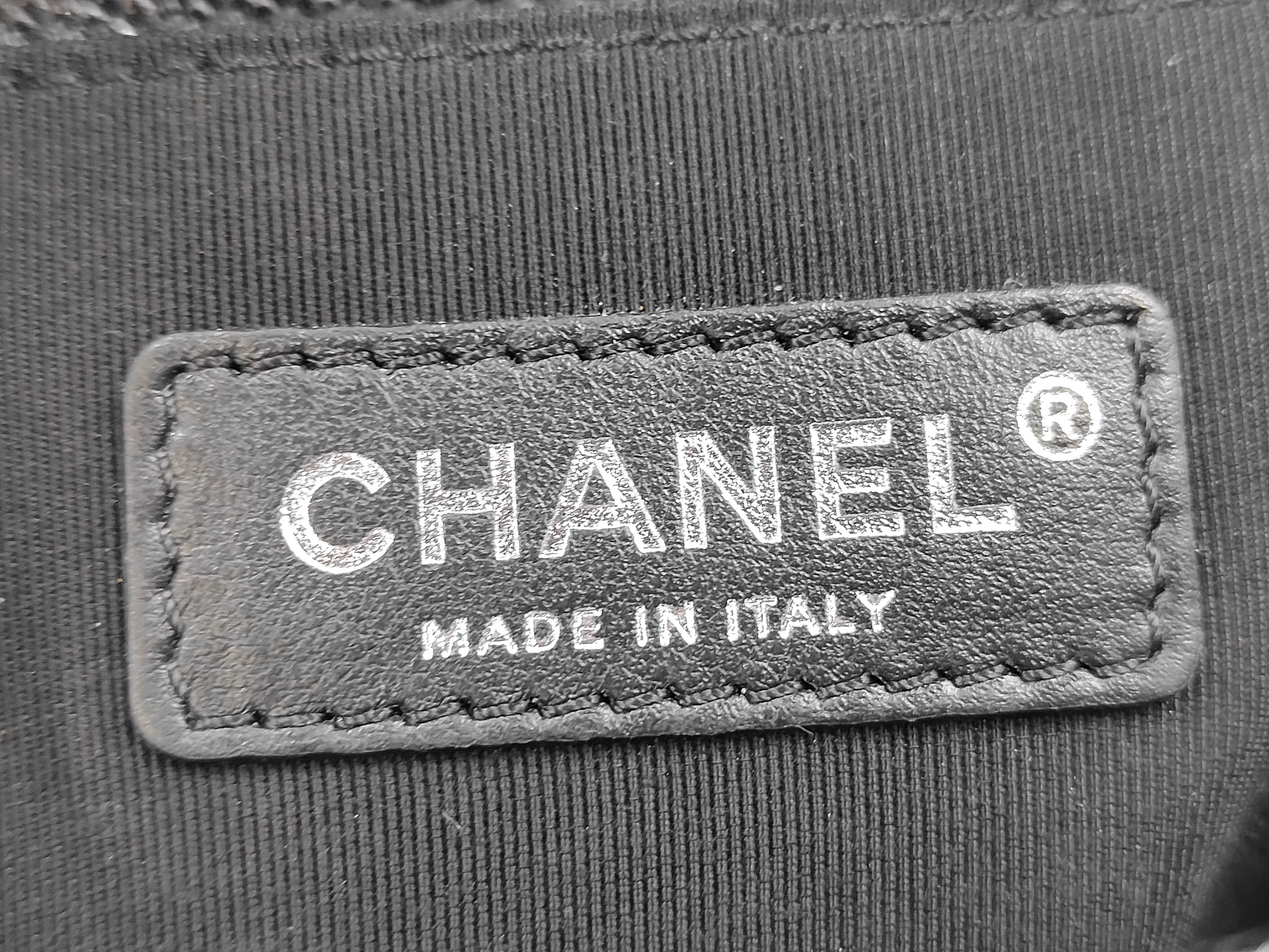 Boy Chanel Small Caviar Skin Black Silver Hardware Serial Number 26 Series Black Shoulder Bag — view 13