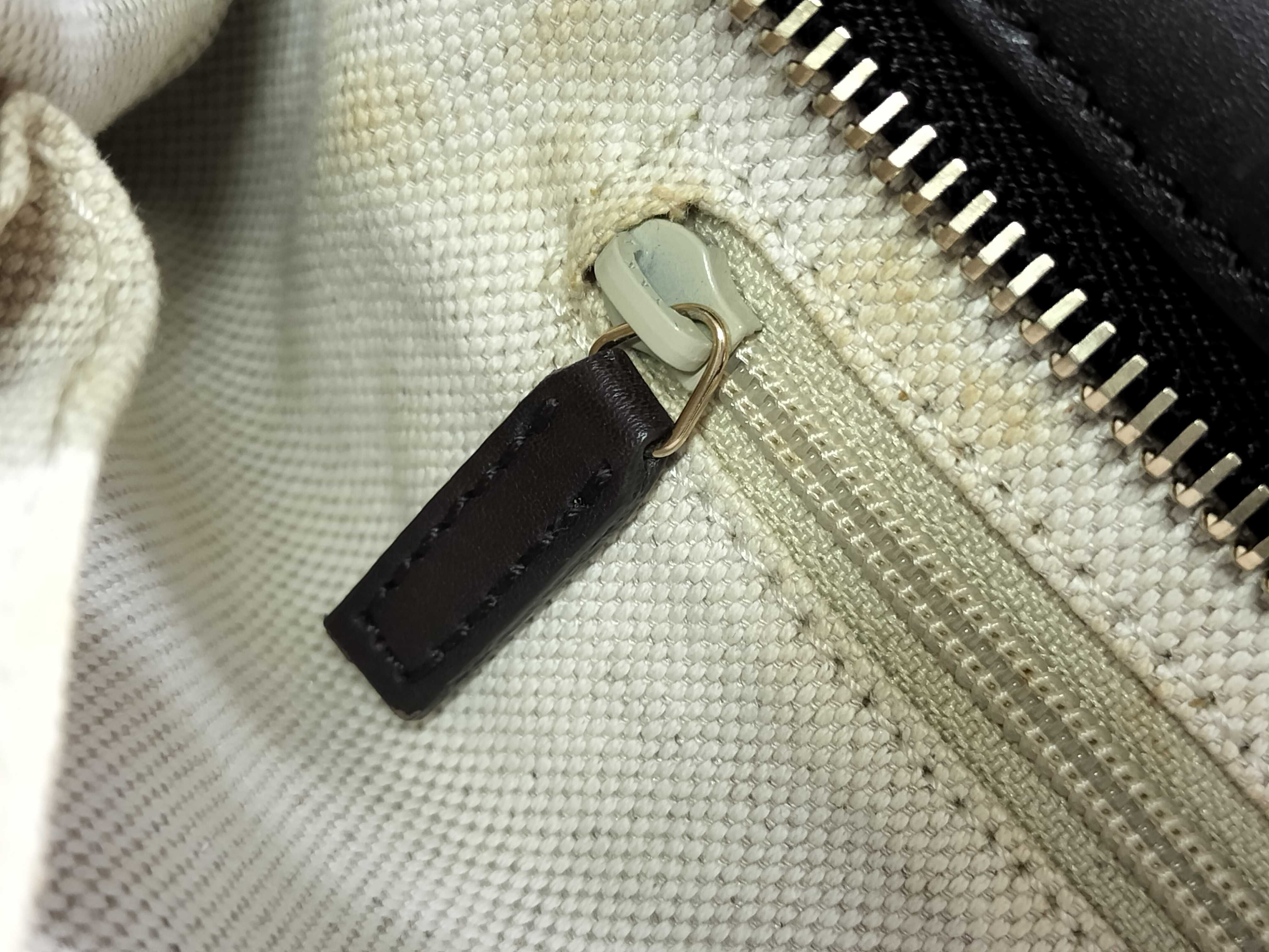 GG Canvas Shoulder Bag — view 12