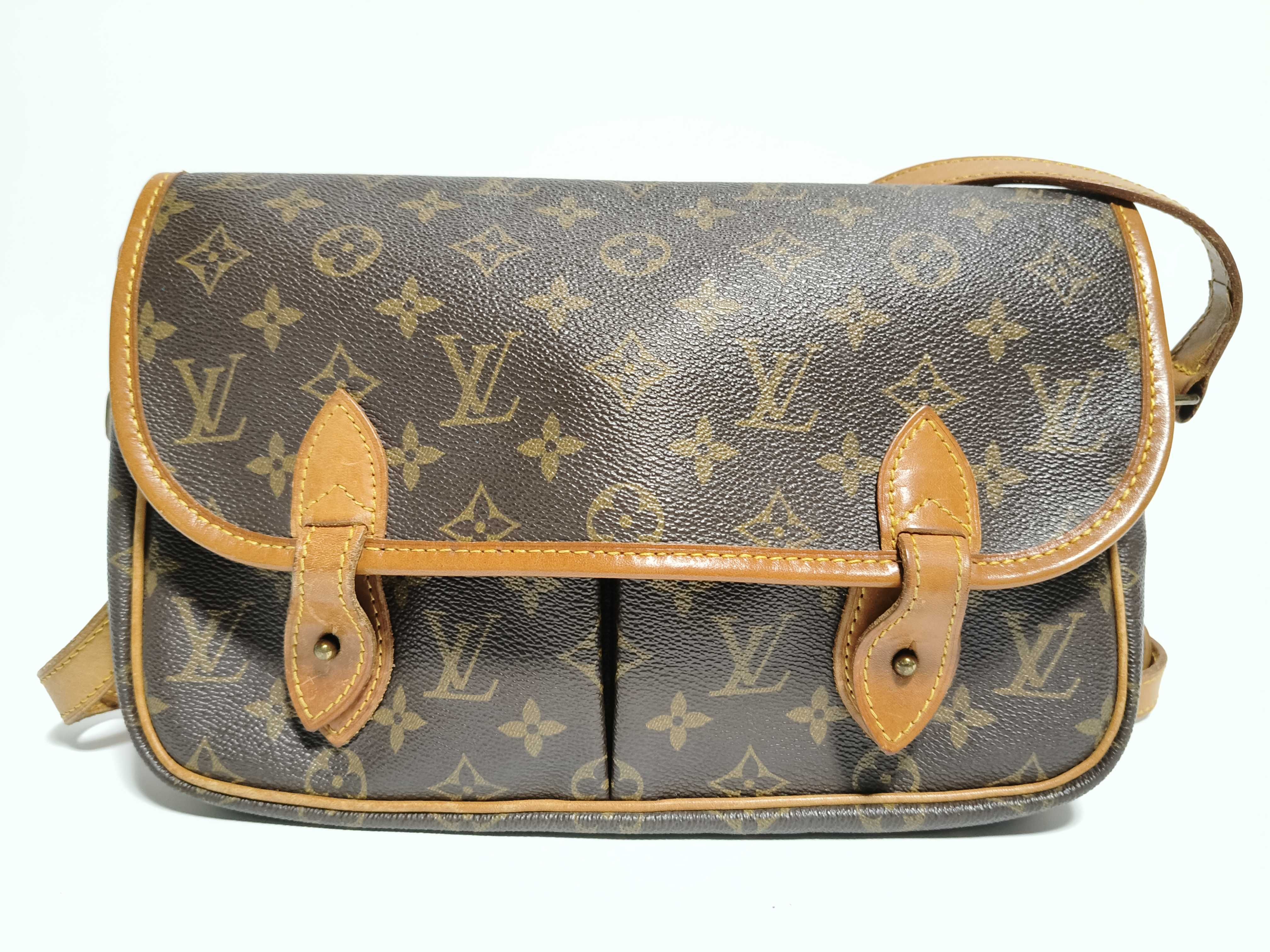 M42247 Monogram Gibeciere MM Shoulder Bag