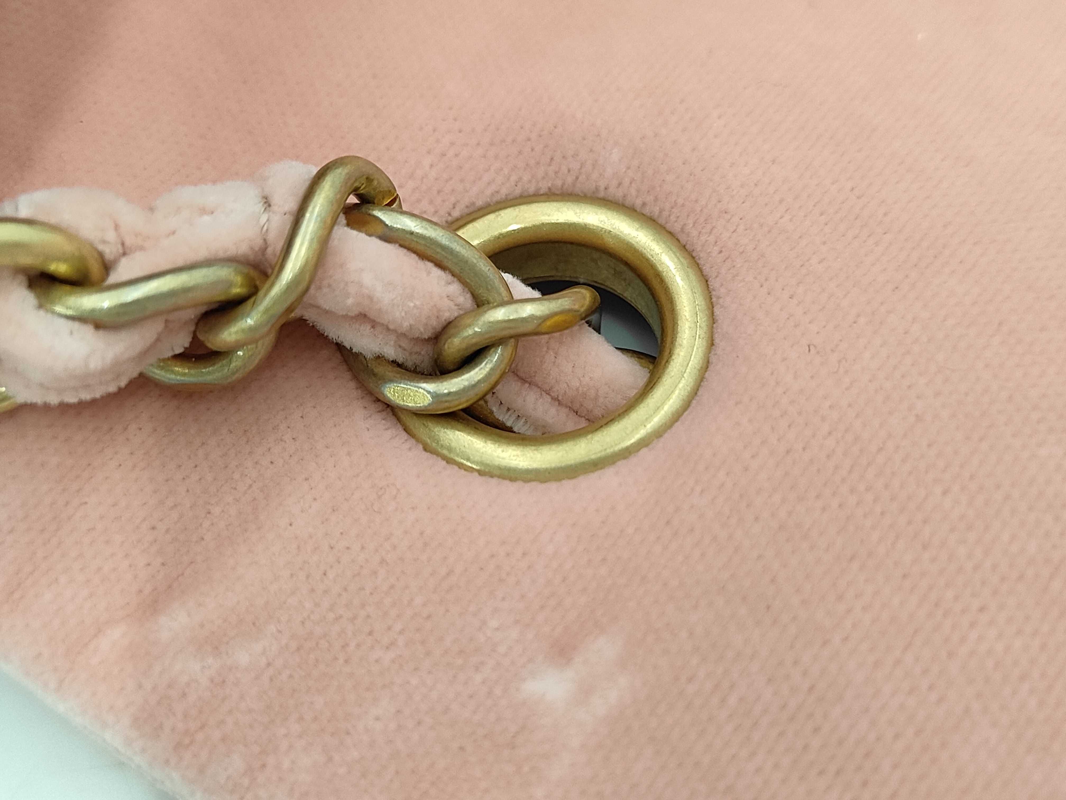 Matelassé Shoulder Bag (Random Serial Number, Matte Gold Hardware) — view 5