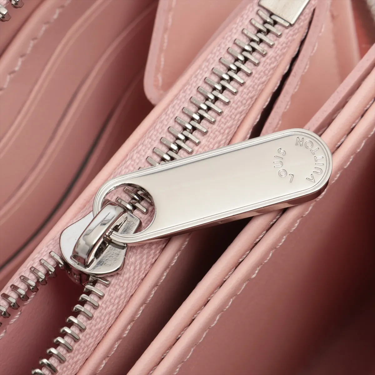 Mahina Zippy Wallet M82755 Rose Jasmine Round Zip Wallet (RFID detected) — view 12
