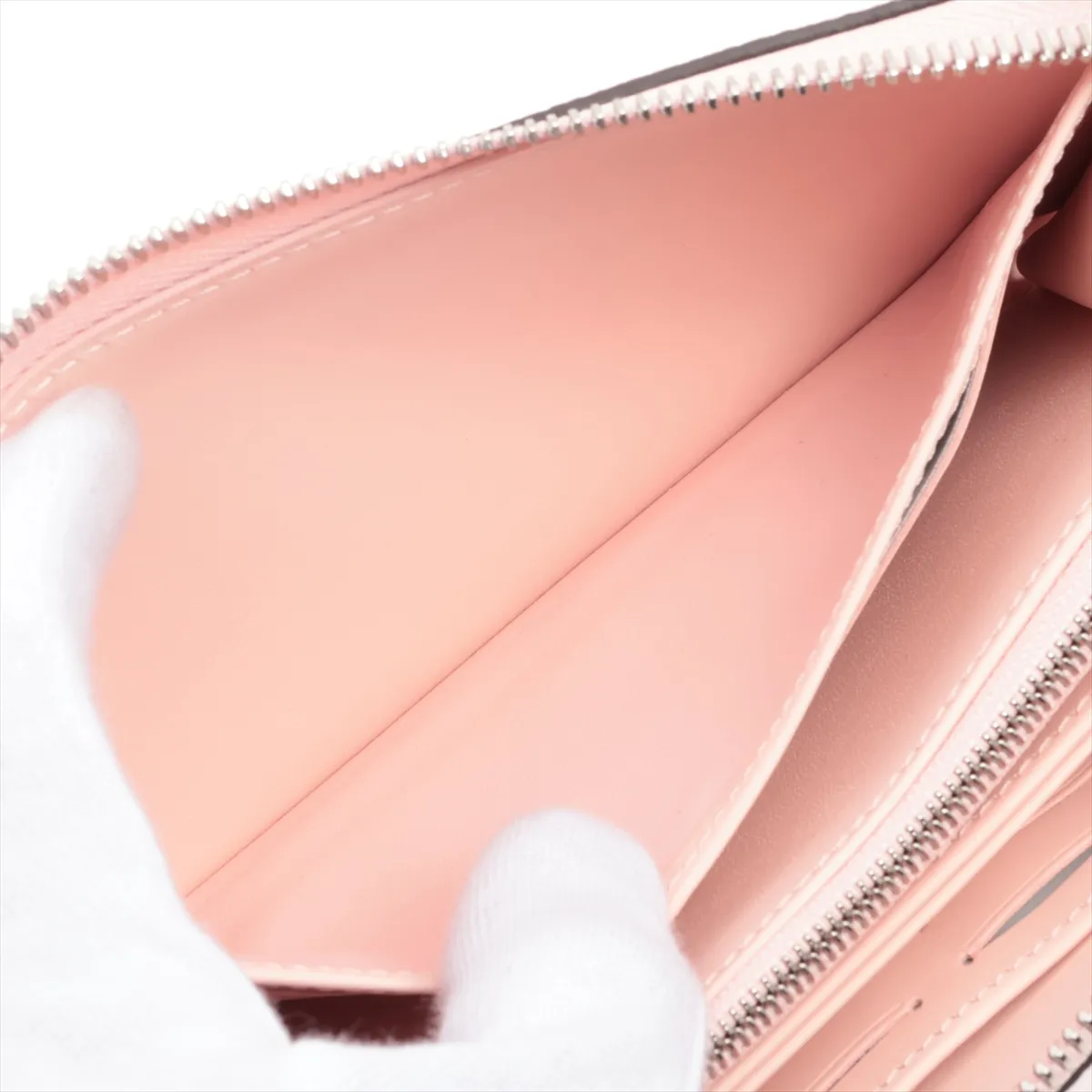 Mahina Zippy Wallet M82755 Rose Jasmine Round Zip Wallet (RFID detected) — view 4