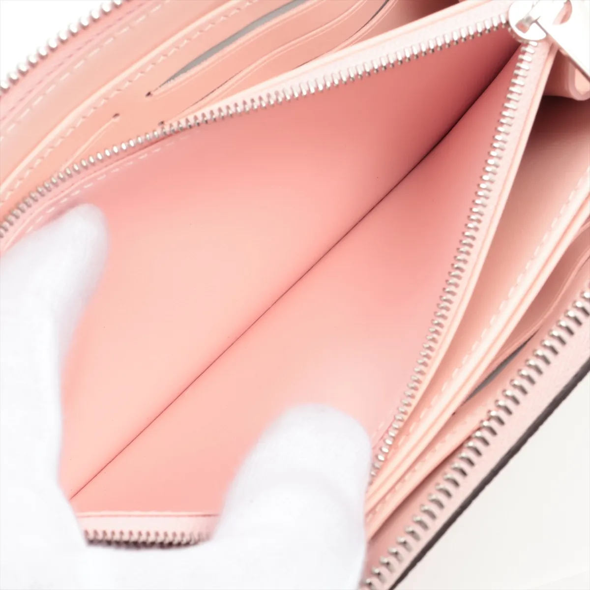 Mahina Zippy Wallet M82755 Rose Jasmine Round Zip Wallet (RFID detected) — view 6