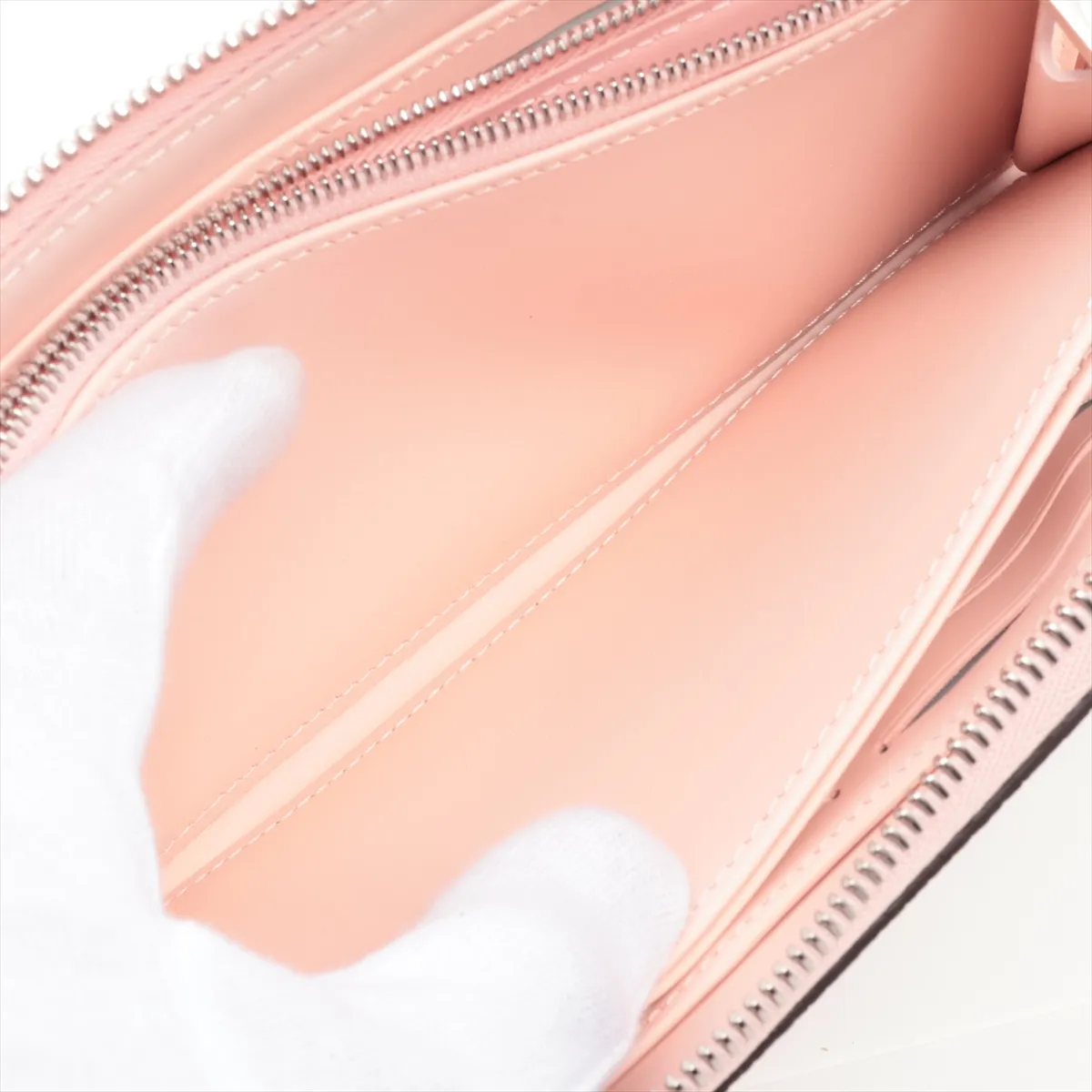 Mahina Zippy Wallet M82755 Rose Jasmine Round Zip Wallet (RFID detected) — view 7