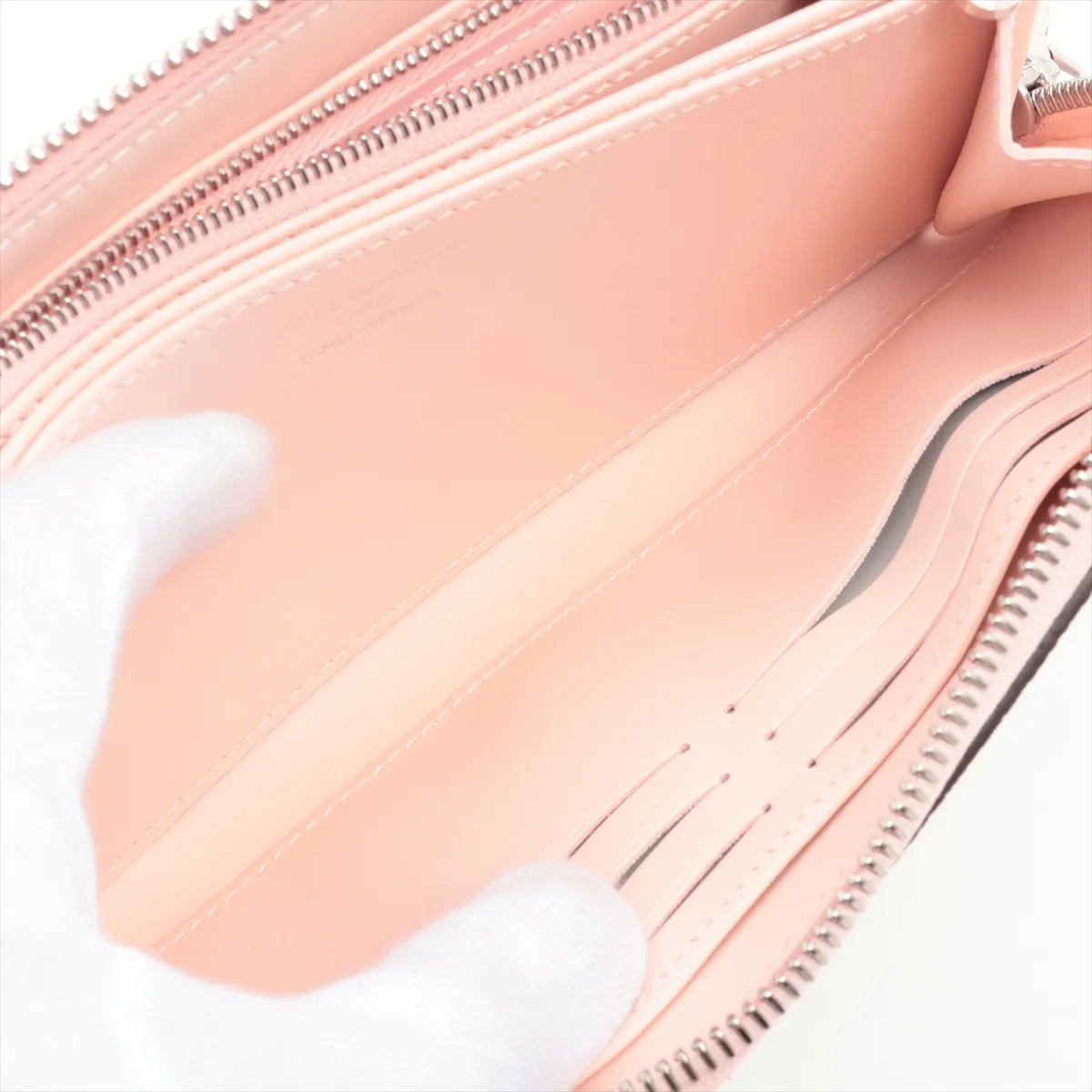 Mahina Zippy Wallet M82755 Rose Jasmine Round Zip Wallet (RFID detected) — view 9