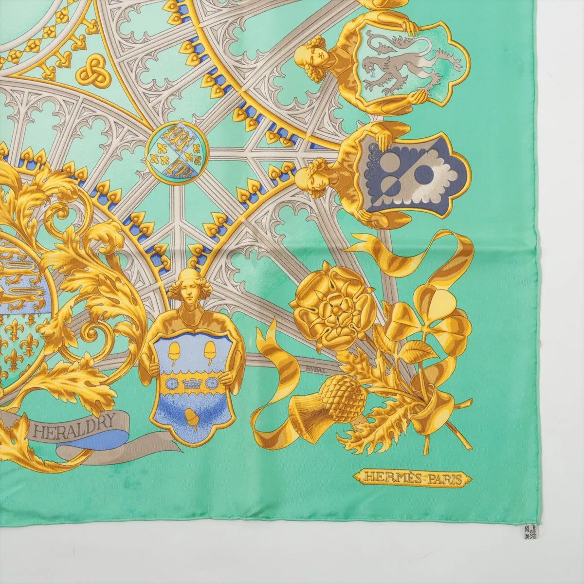 Carre 90 BRITISH HERALDRY British coat of arms scarf, silk, green. — view 4