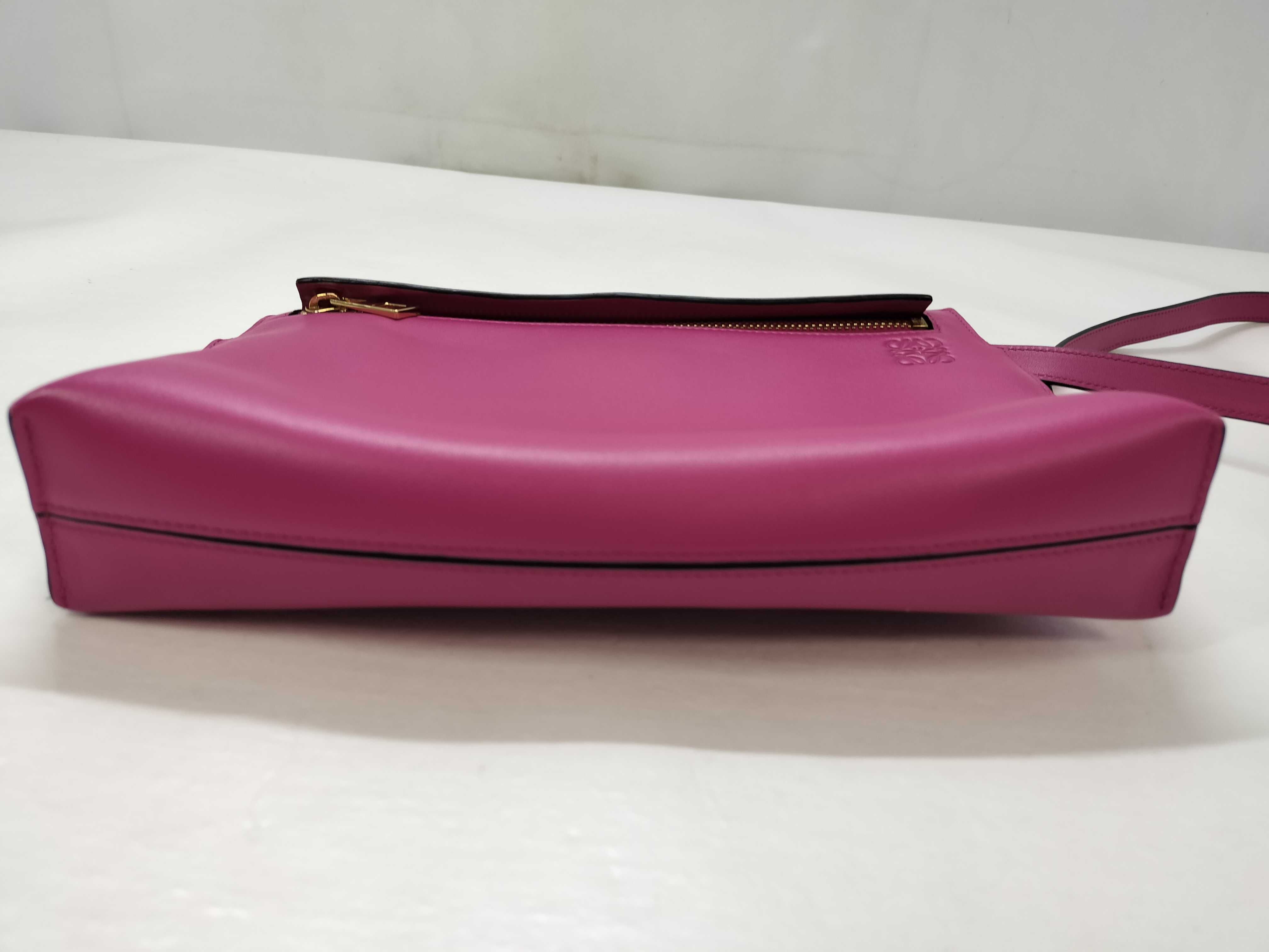 Anagram T Pouch Leather Shoulder Bag Pink Shoulder Bag — view 13