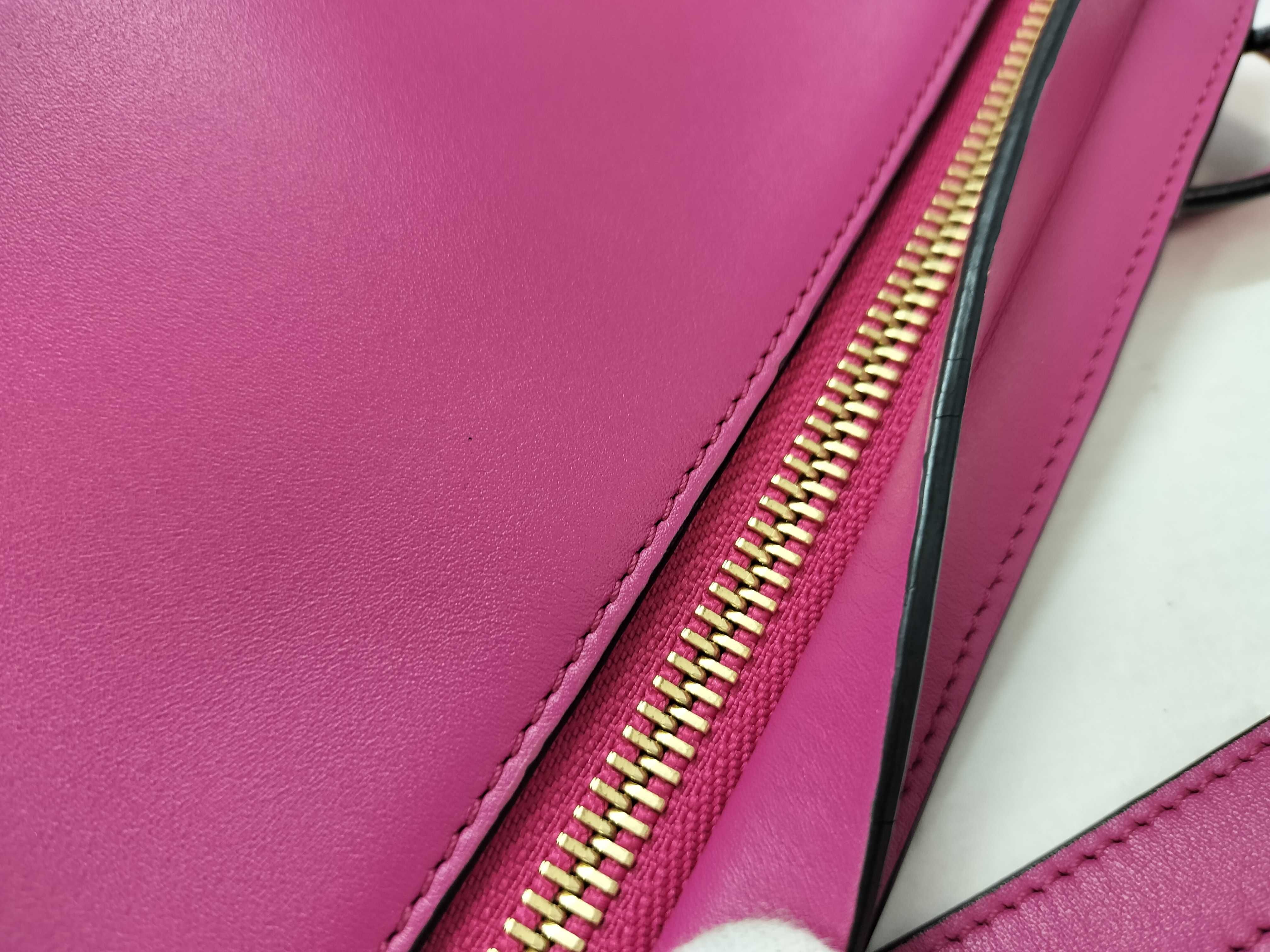 Anagram T Pouch Leather Shoulder Bag Pink Shoulder Bag — view 6