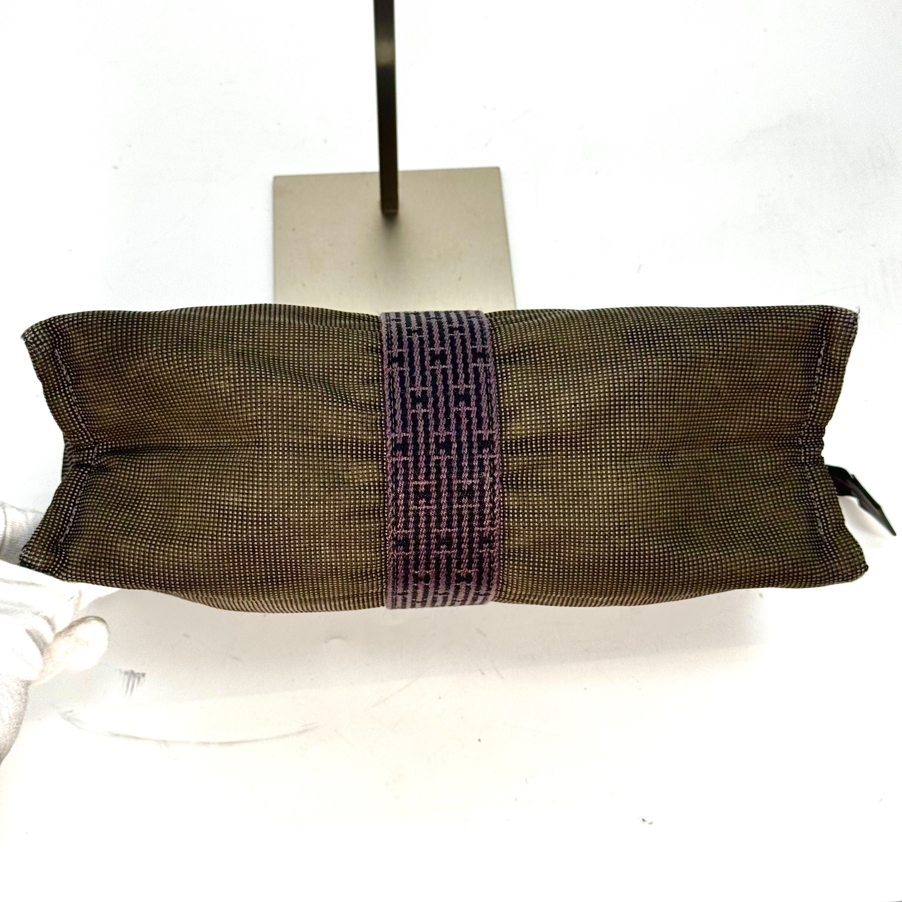 Herline Pouch MM Second Bag Clutch Bag — view 3