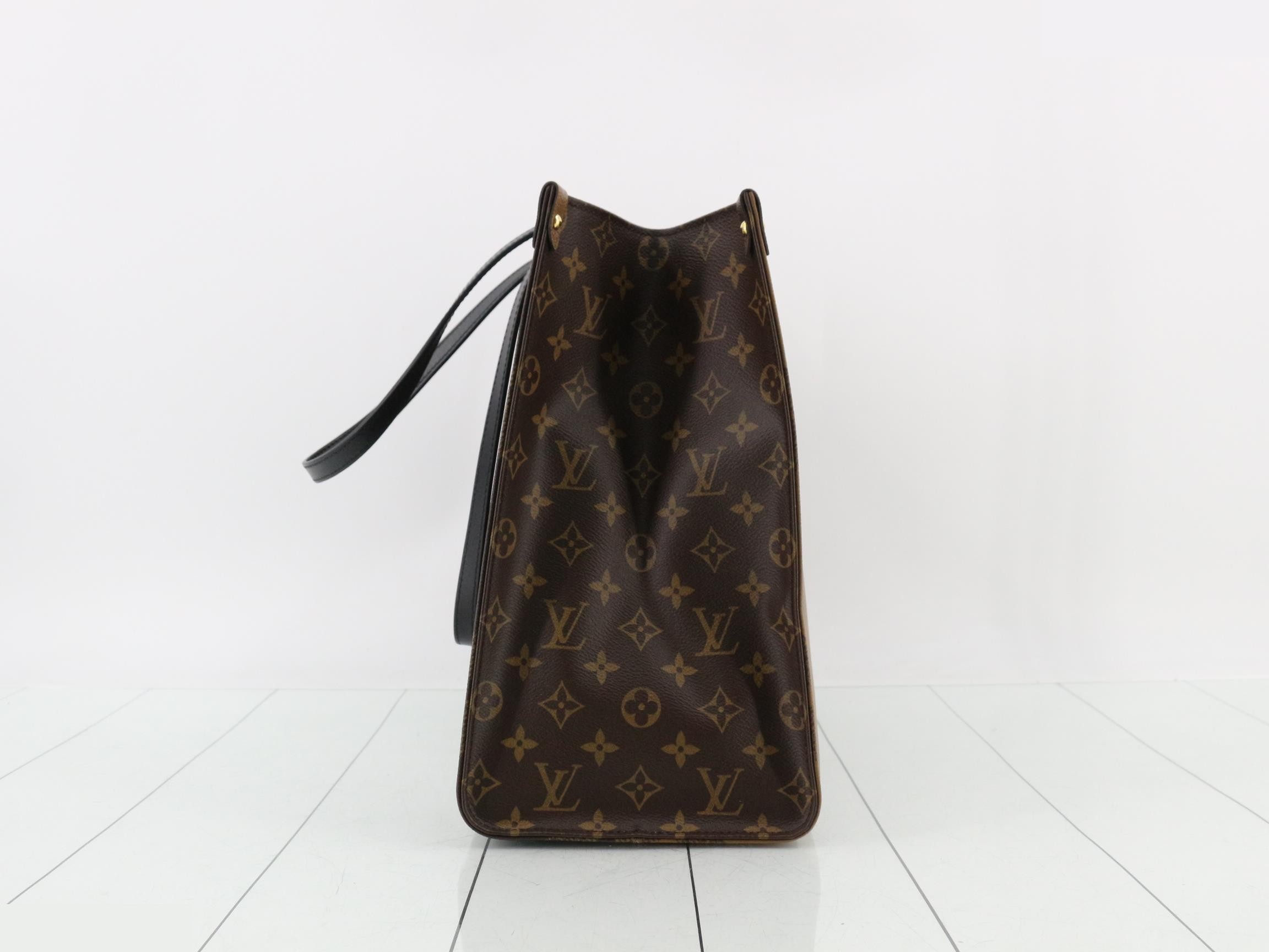 Monogram Giant Reverse OnTheGo GM 2-Way Tote Bag — view 4