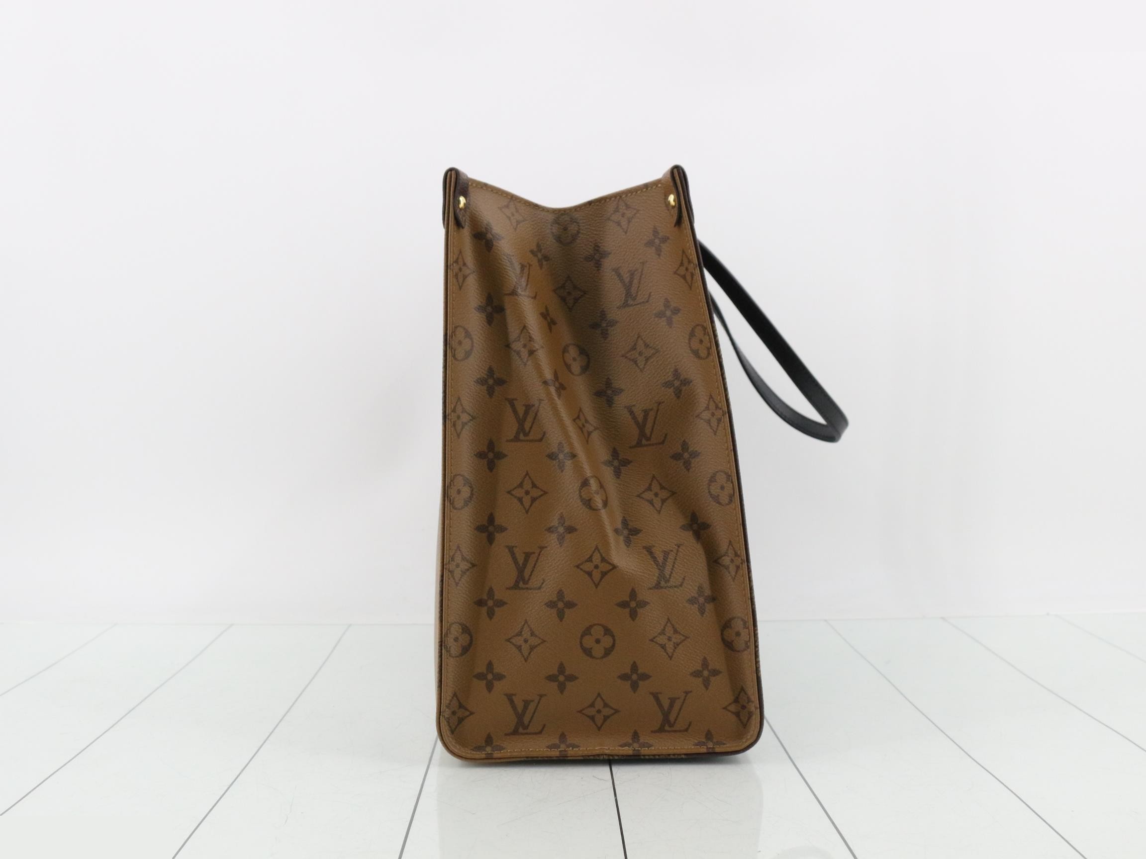 Monogram Giant Reverse OnTheGo GM 2-Way Tote Bag — view 5
