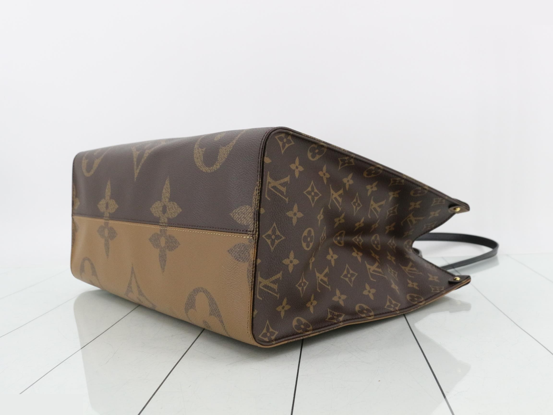Monogram Giant Reverse OnTheGo GM 2-Way Tote Bag — view 7